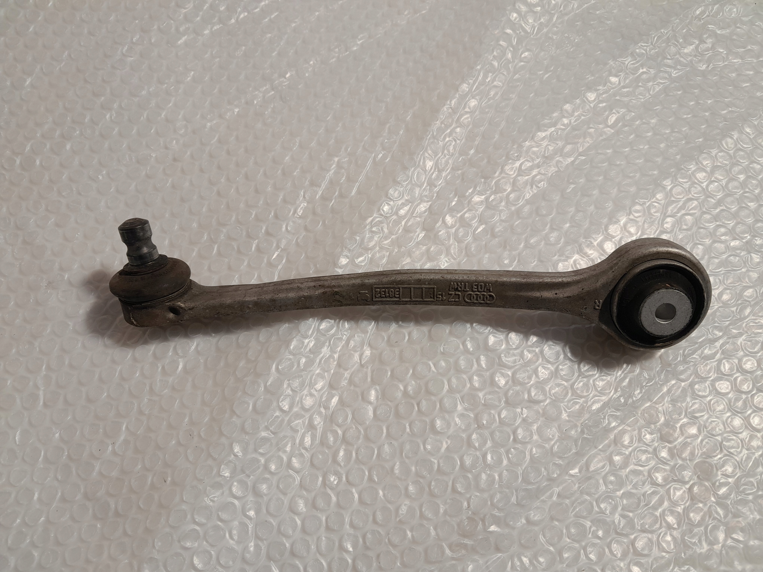 AUDI A4 B9 arm right front 8W0407506A