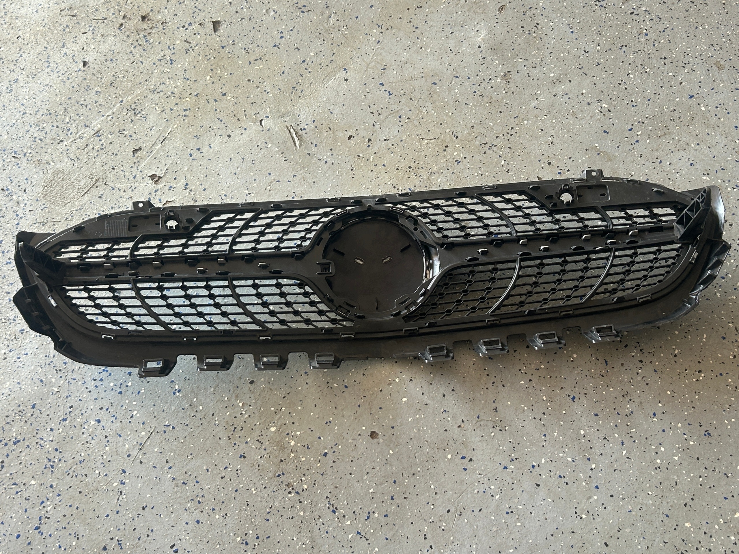 MERCEDES A class W177 front prekladgrill A0008880400