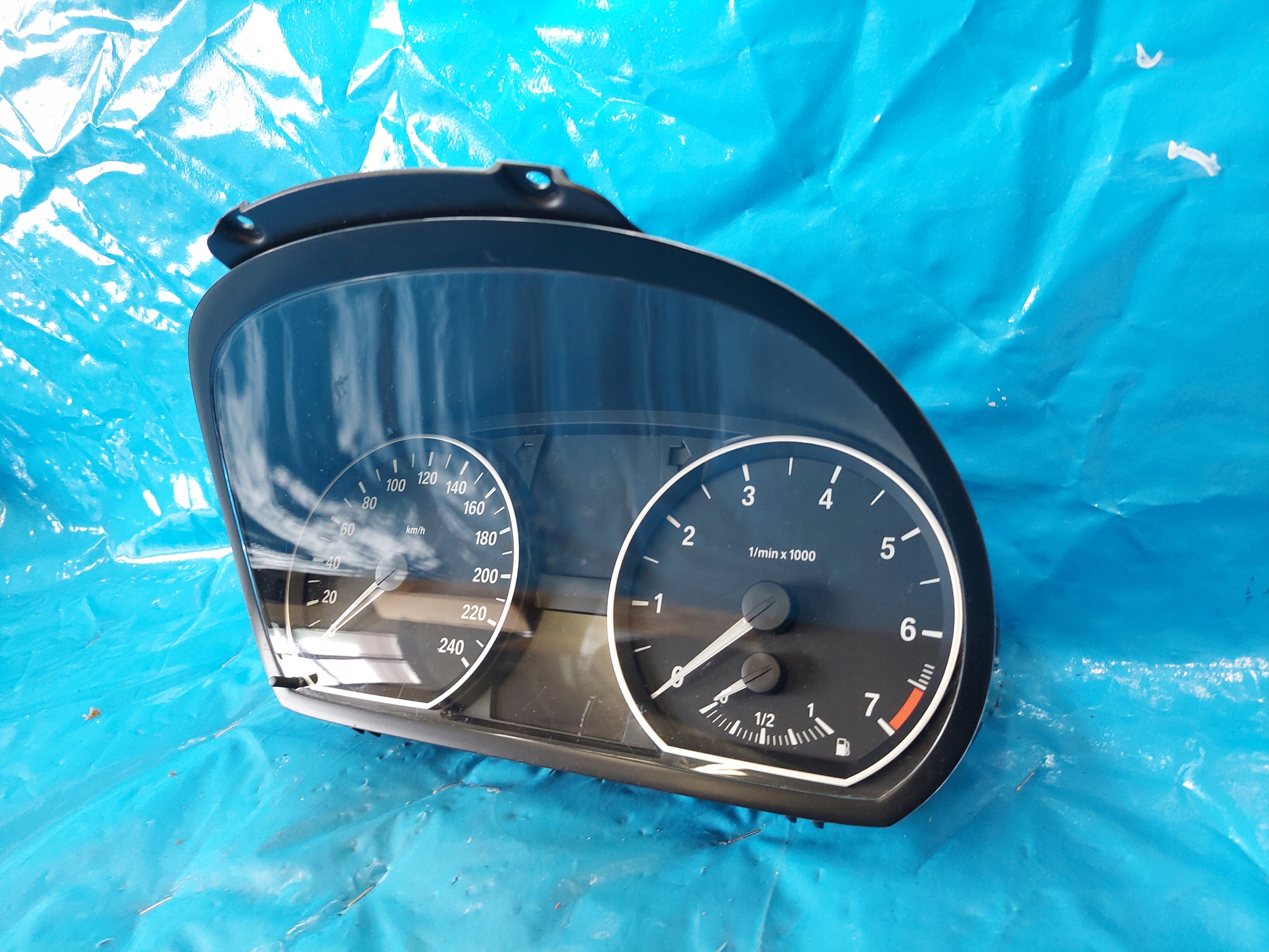 dials clock BMW 1 2010 R 1.6 B 918703802