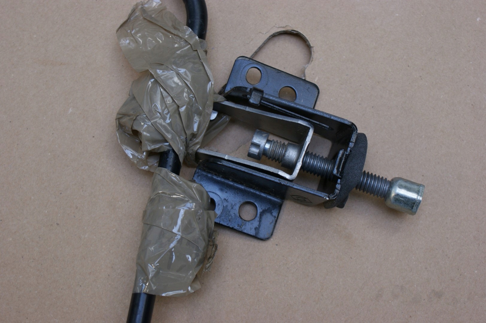 RENAULT KANGOO III WINDA KOŁA ZAPASOWEGO 2020R Producent części Renault OE