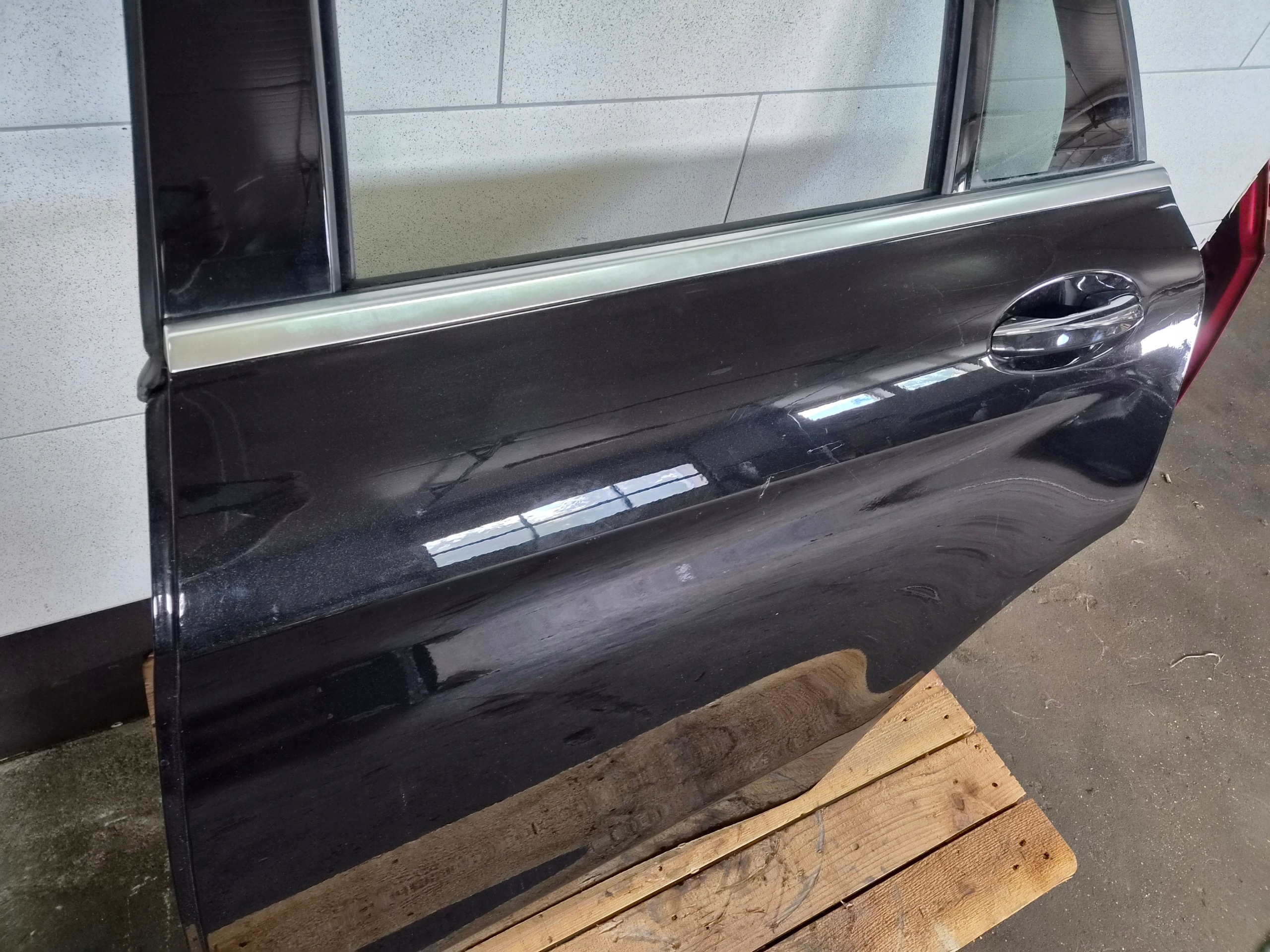 door left rear part left rear. 197 MERCEDES GLC X253 W253 complete