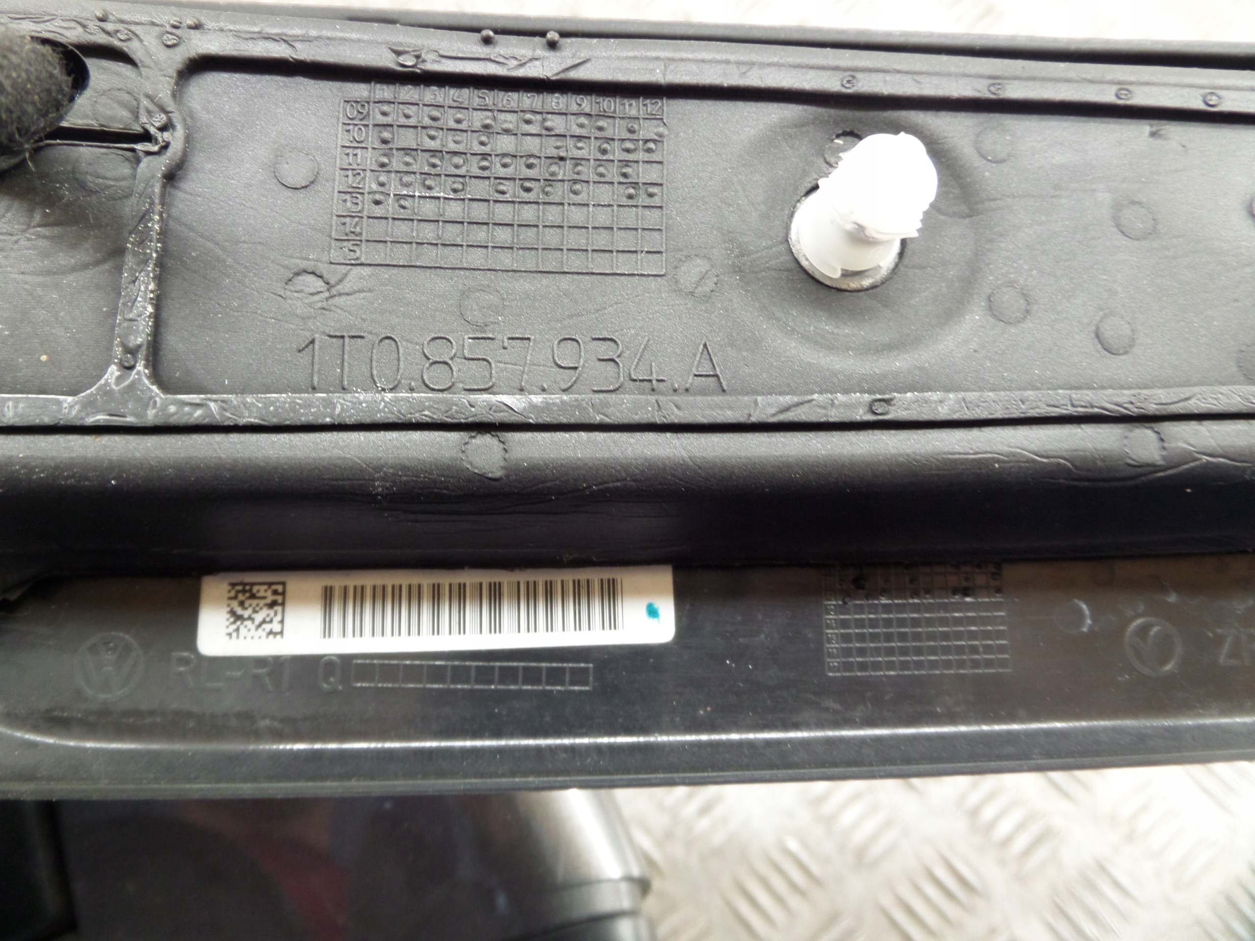 VW TOURAN mirror right 1T0857934 colour LD7R