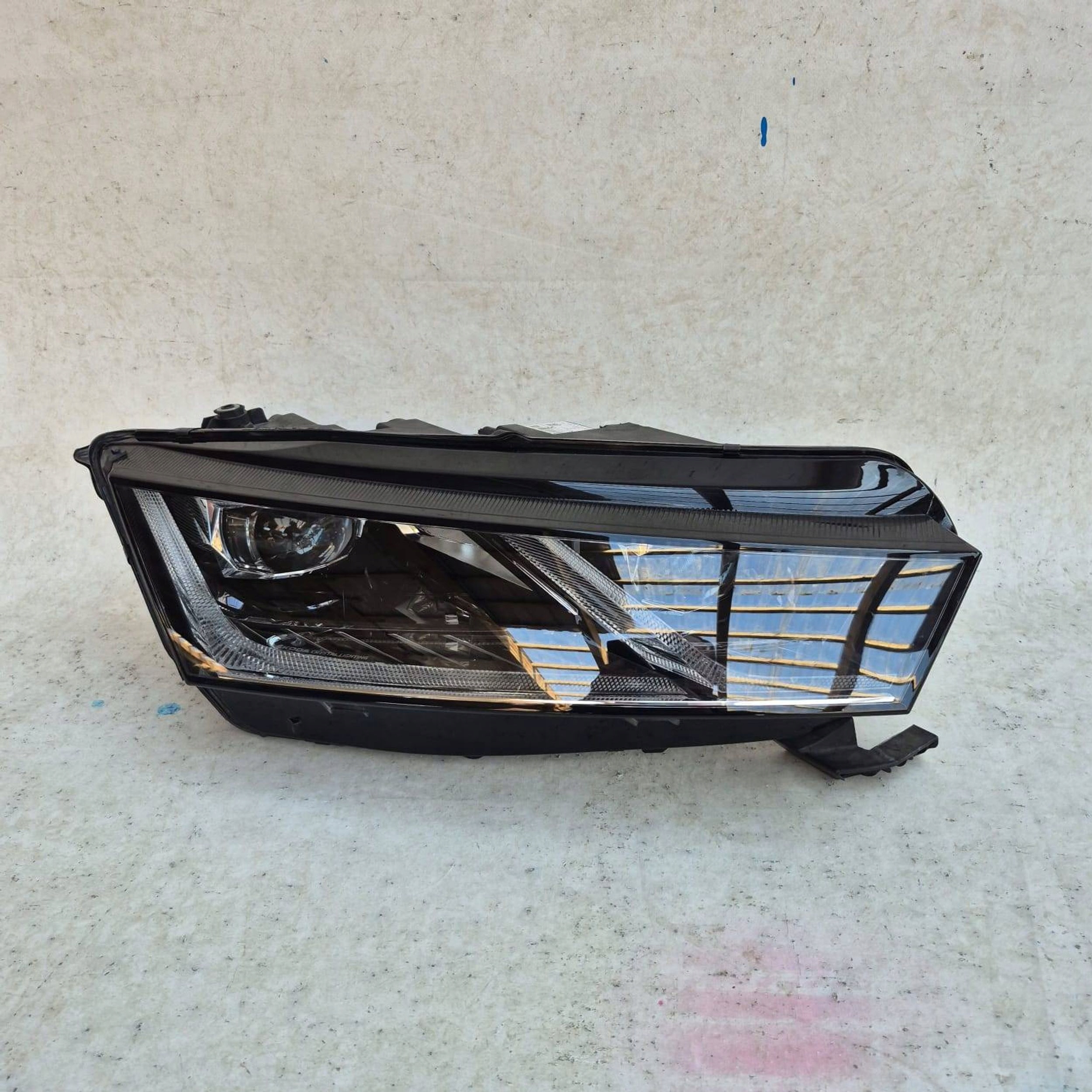 SKODA OCTAVIA IV 4 19-> light front front right FULL LED 5E4941016A