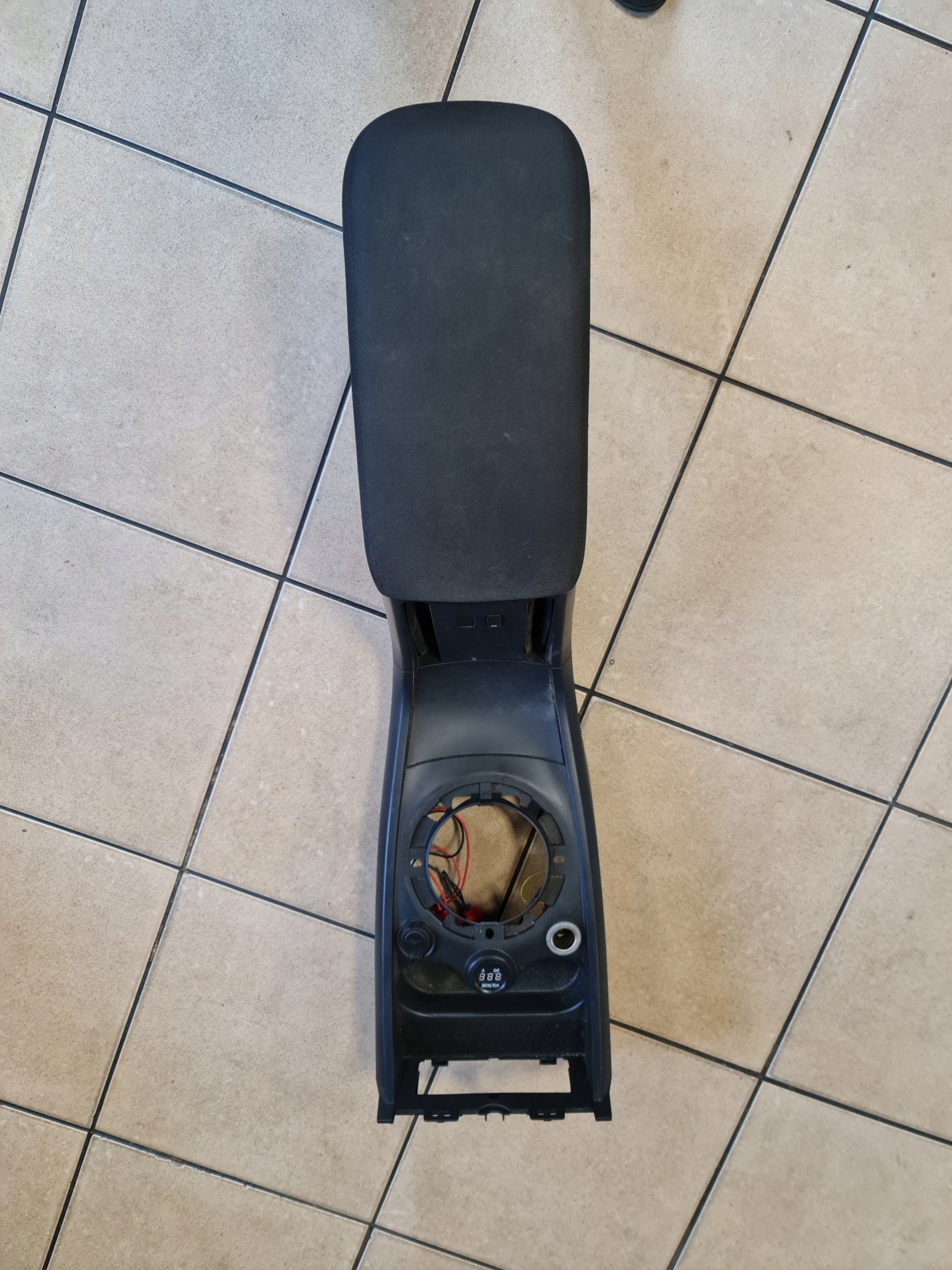 ЦЕНТРАЛЬНИЙ ПІДЛОКІТНИК MEGANE II LIFT KOMB 06