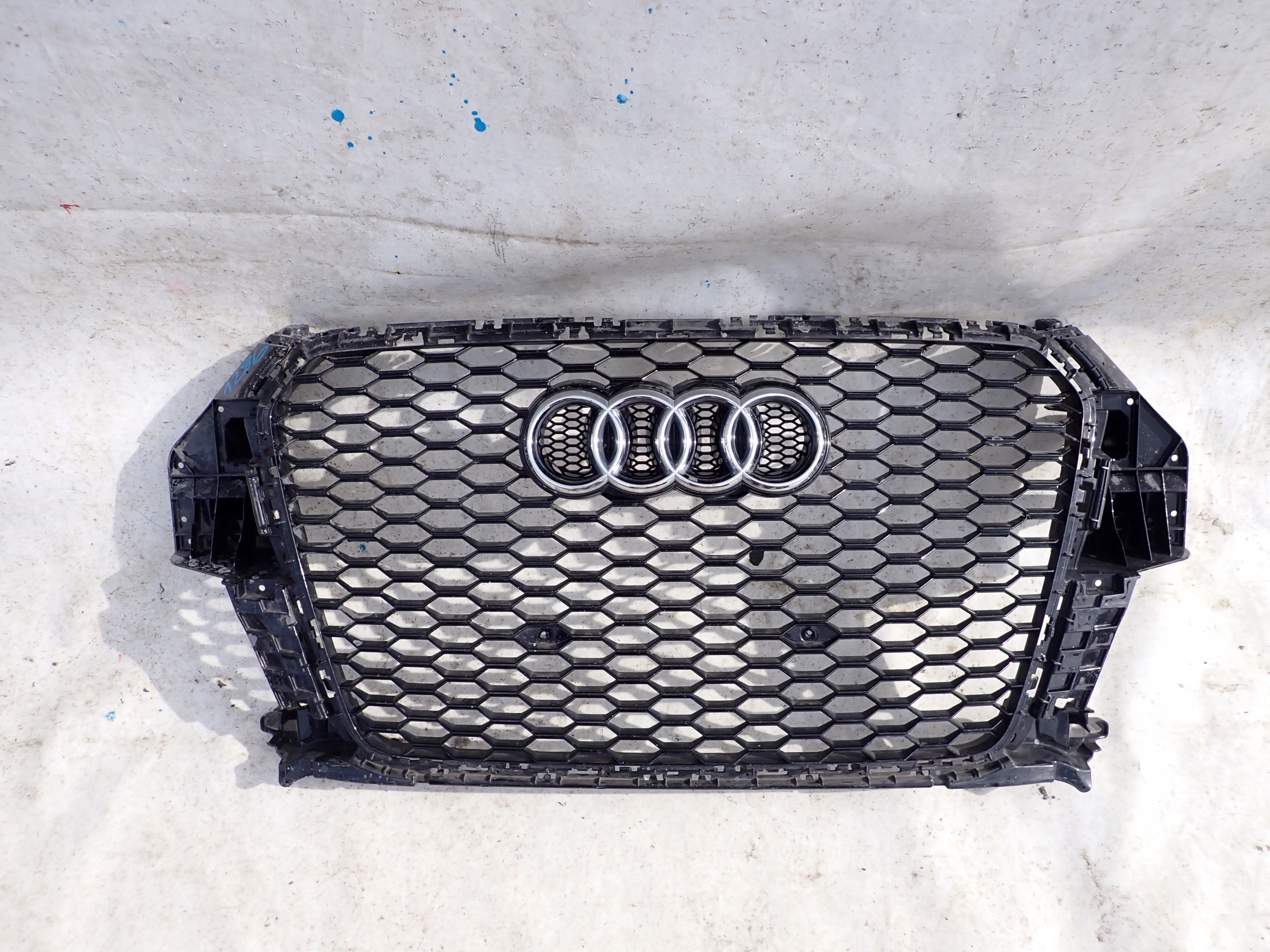 AUDI RSQ3 8U 11- GRILL ATRAPA CHŁODNICY 8U085365