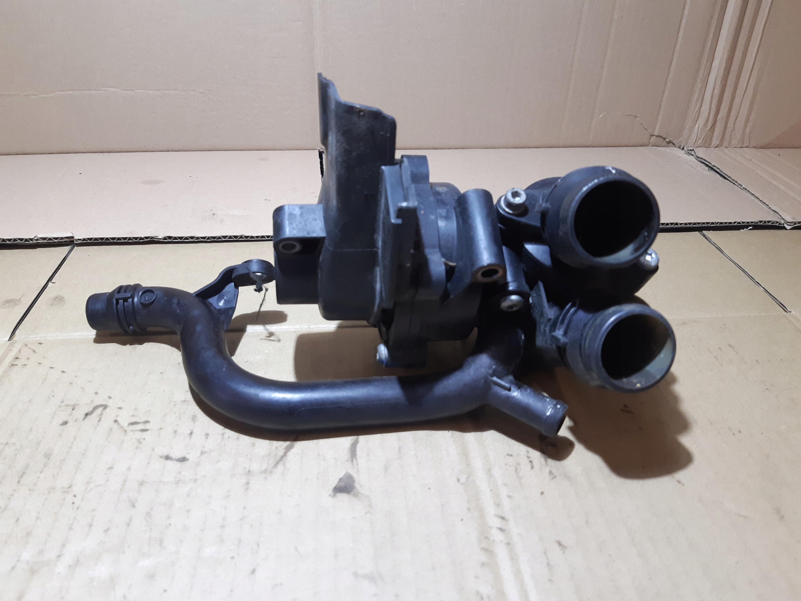 AUDI A5 8T 2.0 TFSI water pump 06J121026L