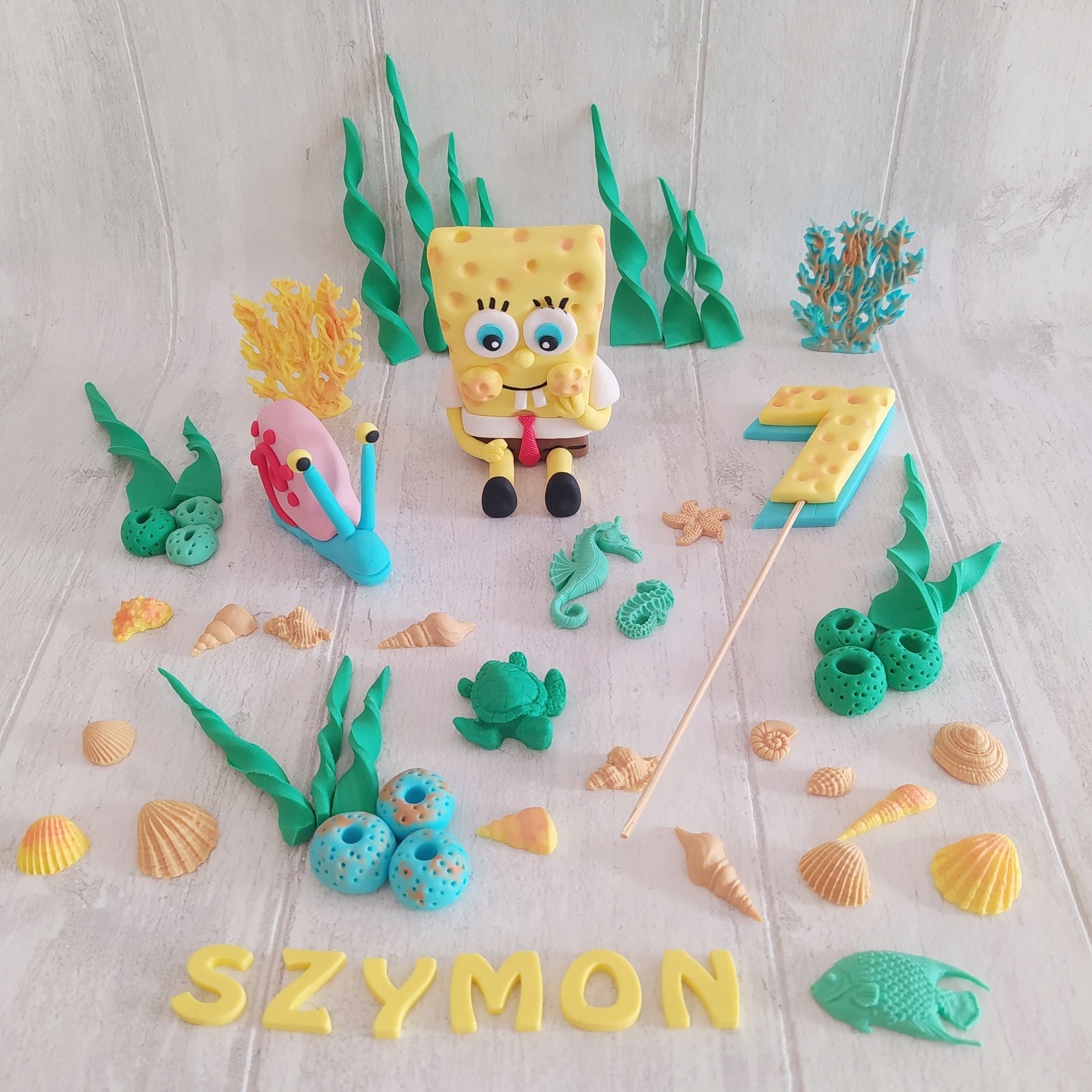 Levně Spongebob hlemýžď jméno číslice podvodní cukrové dekorace na dort velká sada