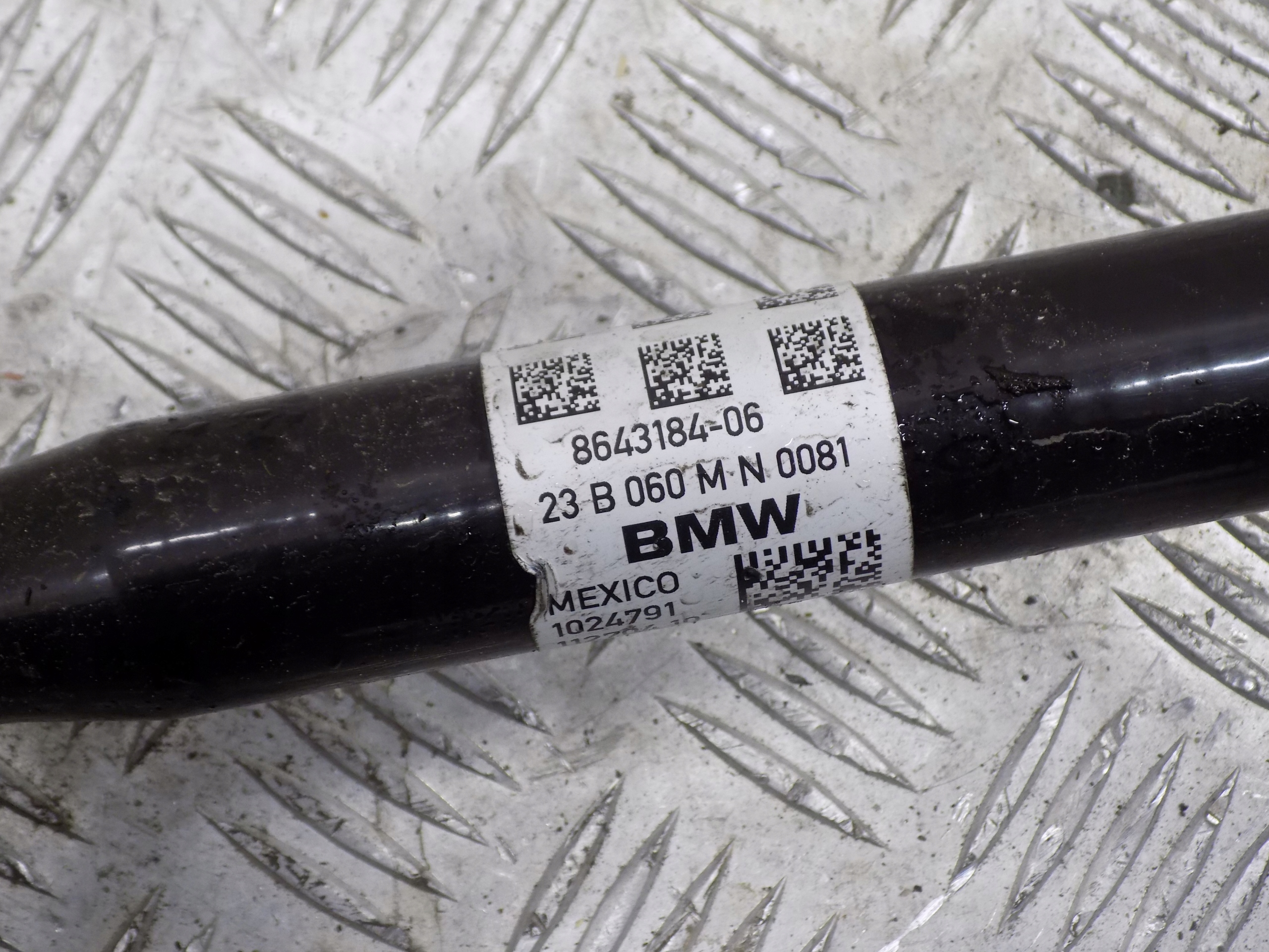 BMW G01 G02 semi-axis right front 8643184