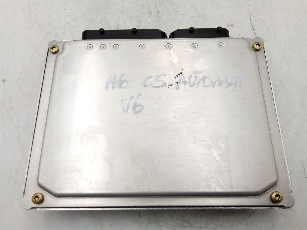 Audi A6 C5 2.4 V6 computer control unit of the engine 3B0907552AP