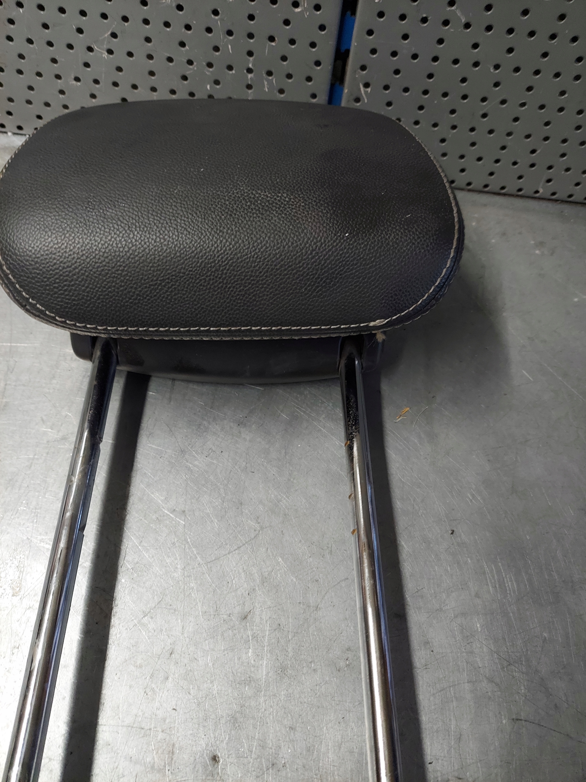 VOYAGER CARAVAN 08-10R ПОДГОЛОВНИК ПЕРЕДНИЙ АКТИВНЫЙ