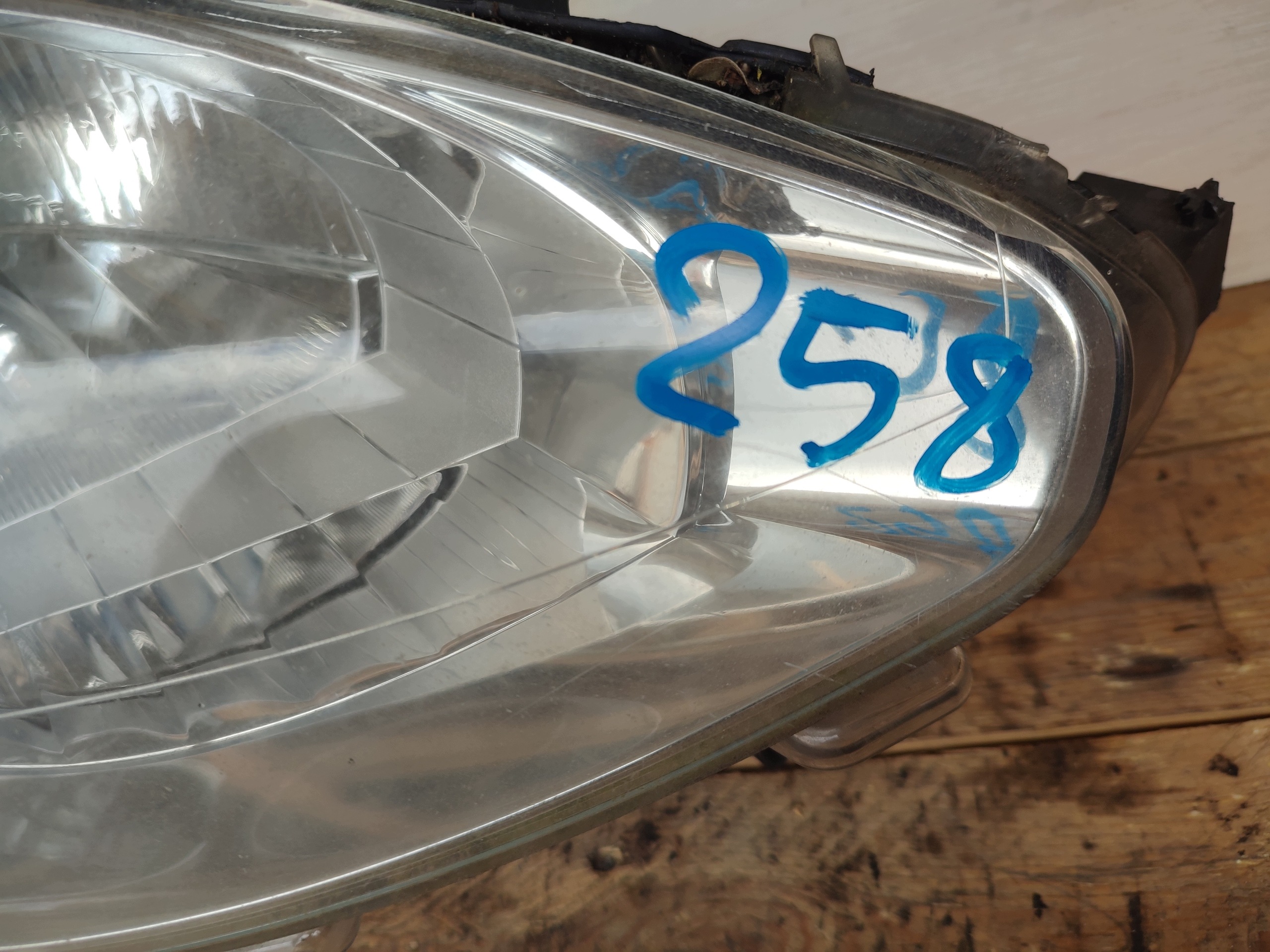 feu droite avant PEUGEOT PARTNER 9677202380