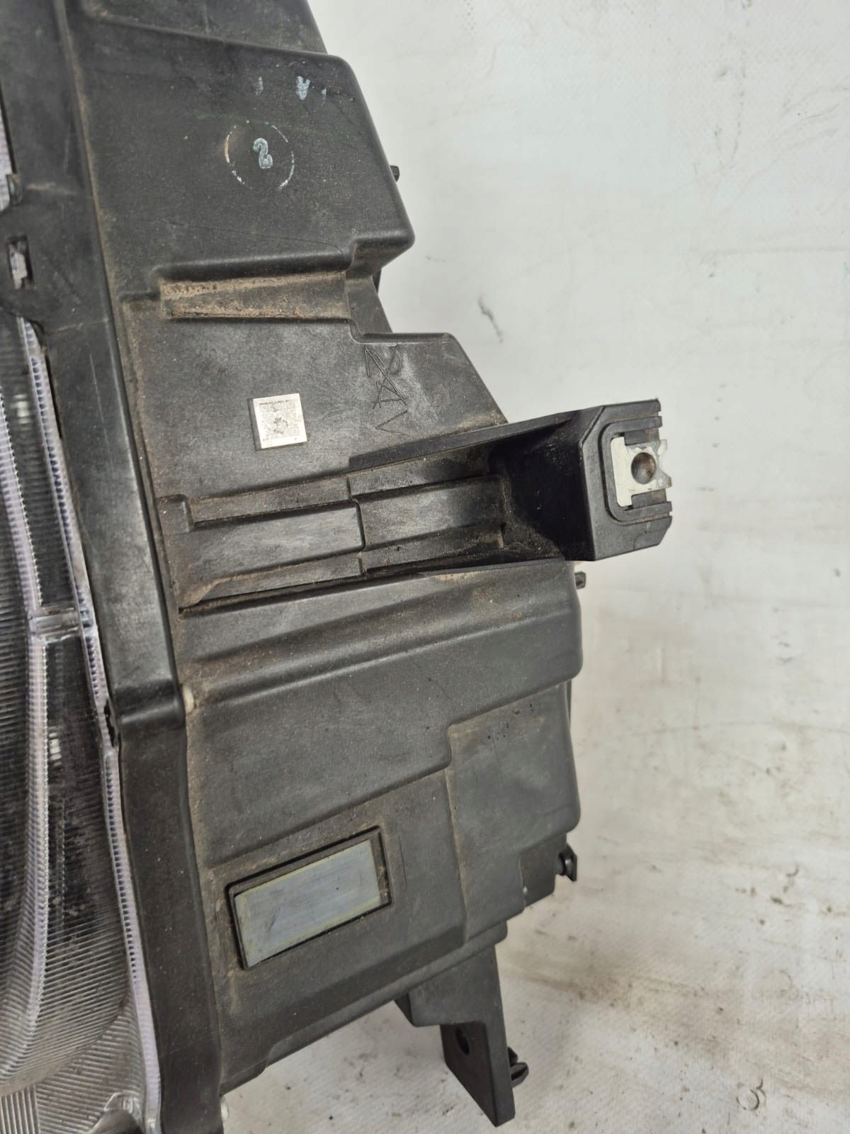 MAXUS EUNIQ 6 VI 19- light right front front