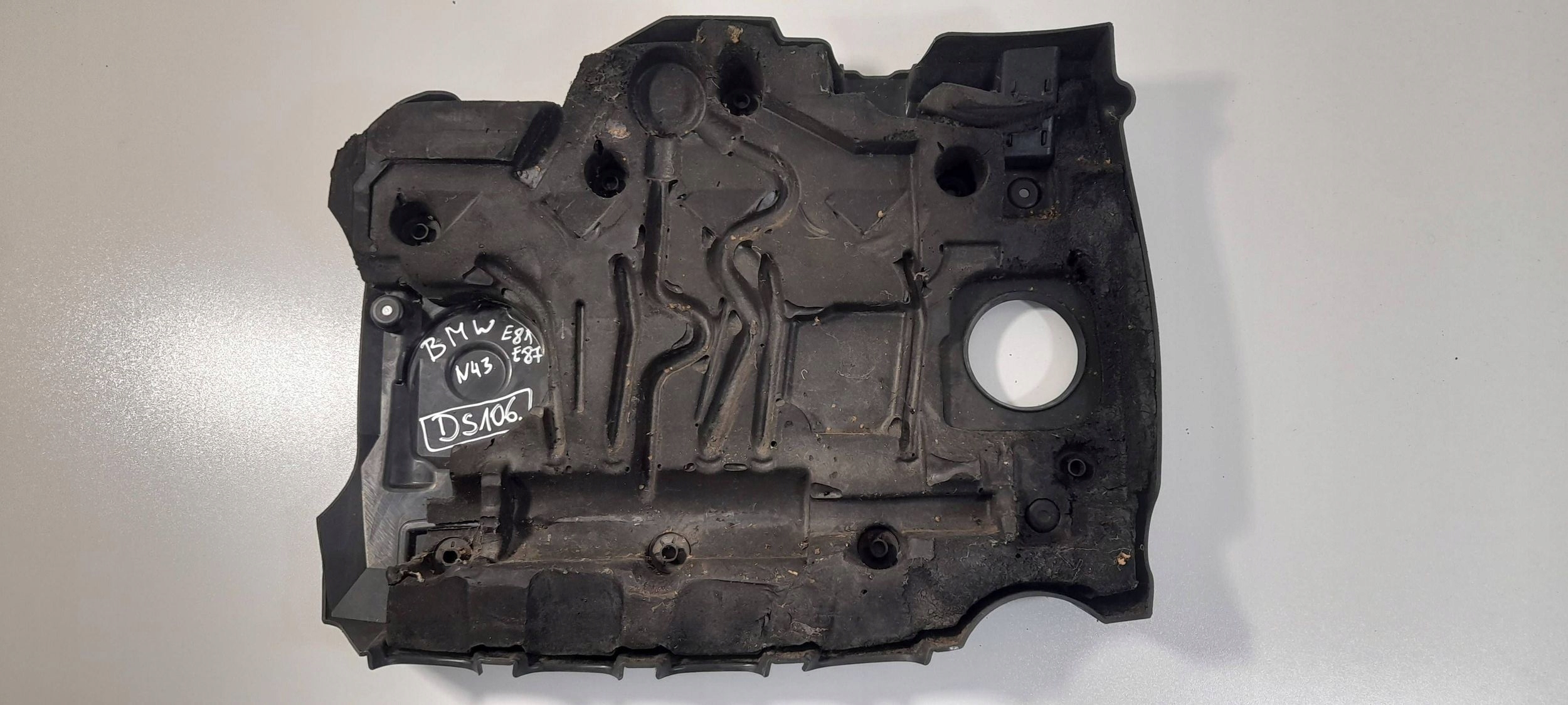BMW 1 E81 E87 N43 couvercle couverture supérieure moteur (DS106)