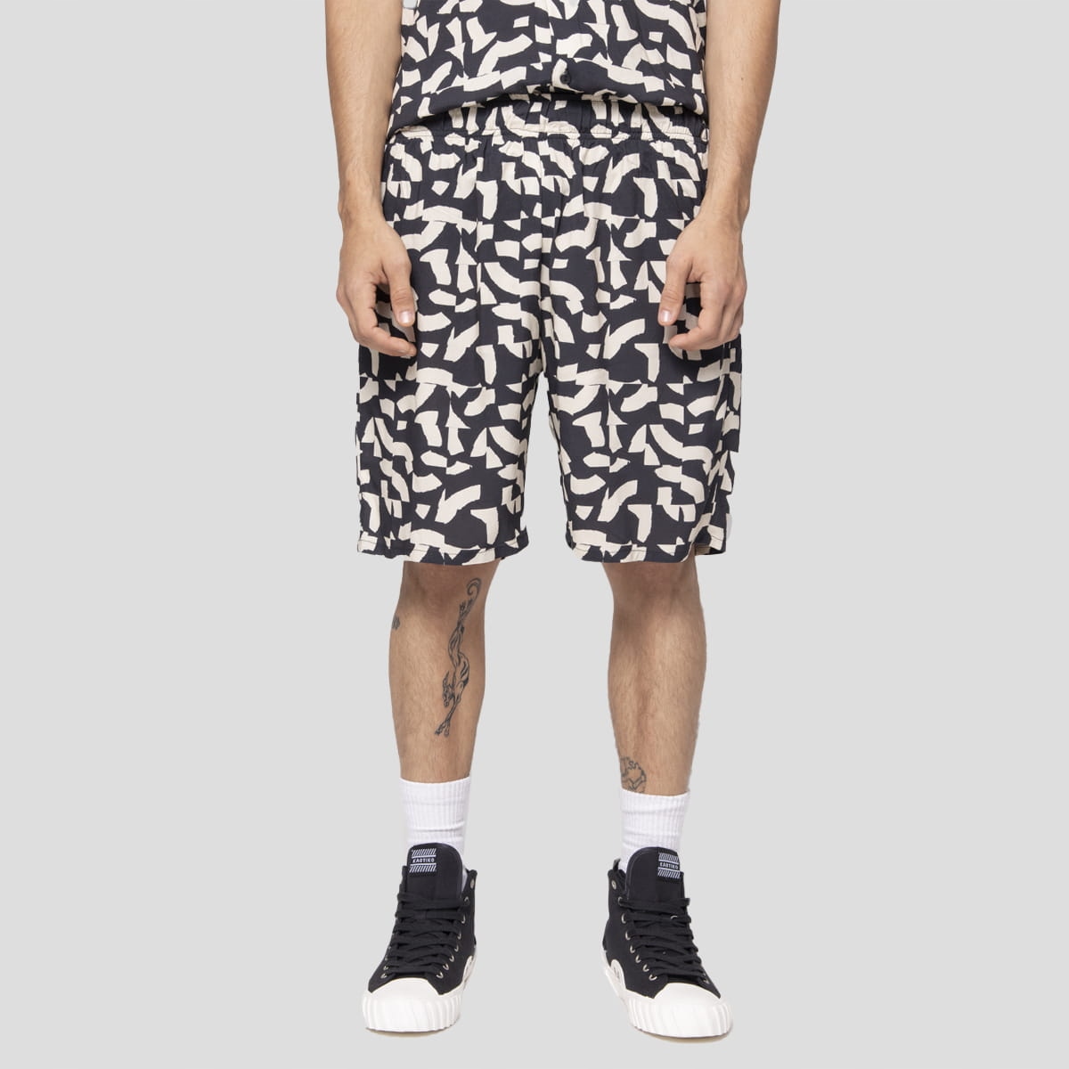 Kraťasy Kaotiko Geo Abstract S, vícebarevné, Městské