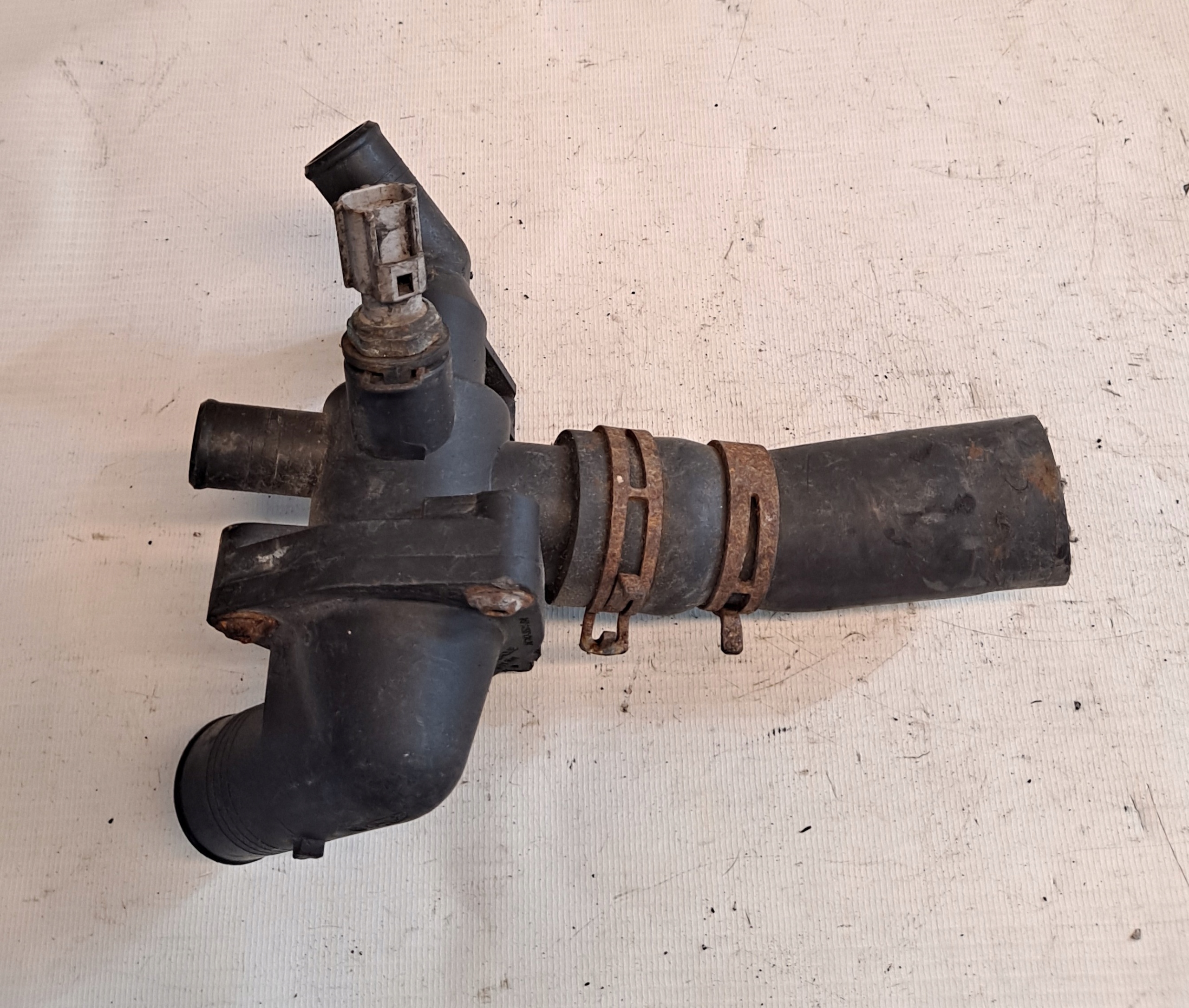 OBUDOWA TERMOSTATU BK3Q-8A586-AB TRANSIT MK8 2.2TD