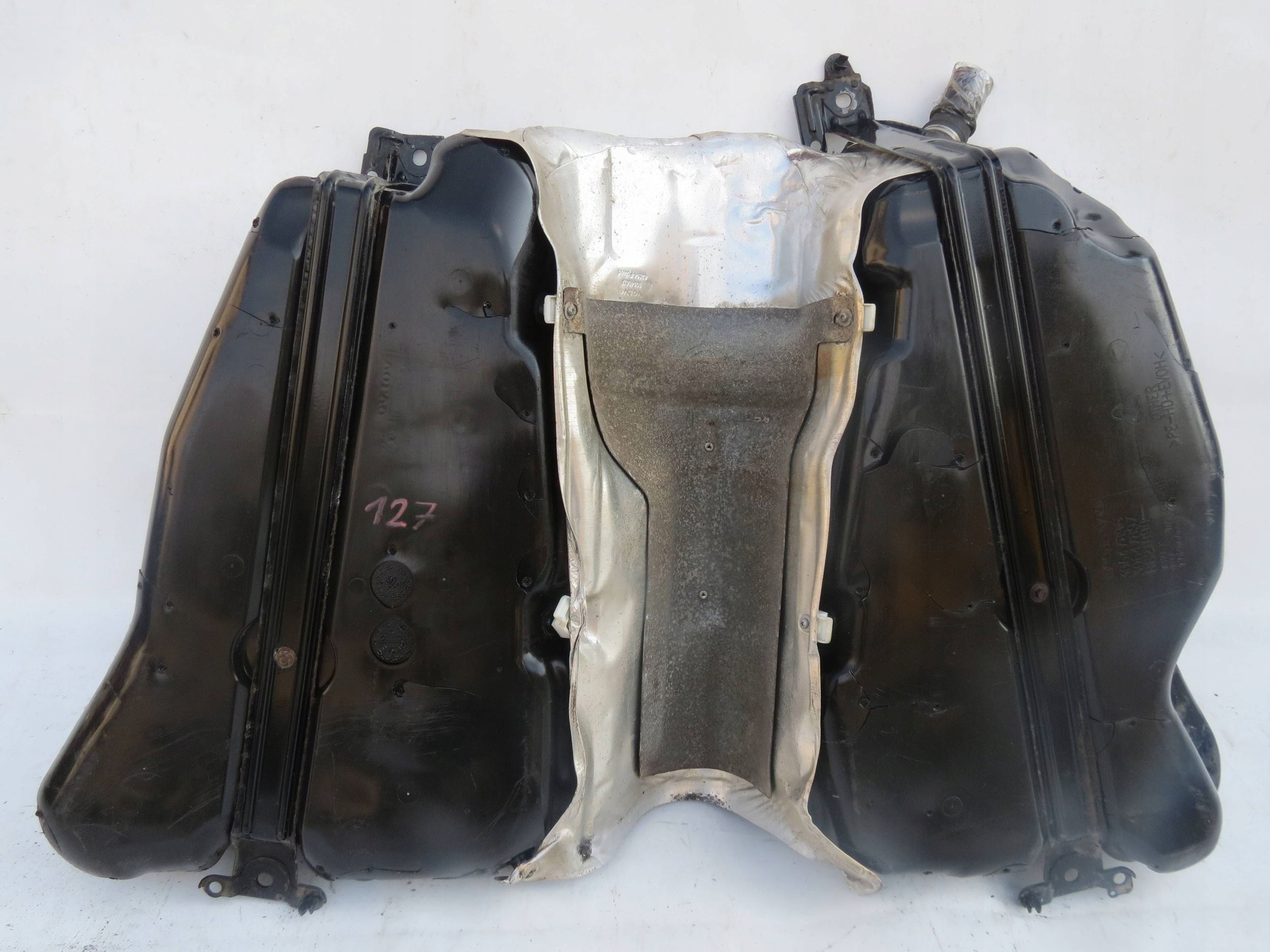 tank VOLVO XC90 und 4.4. V8 30645617