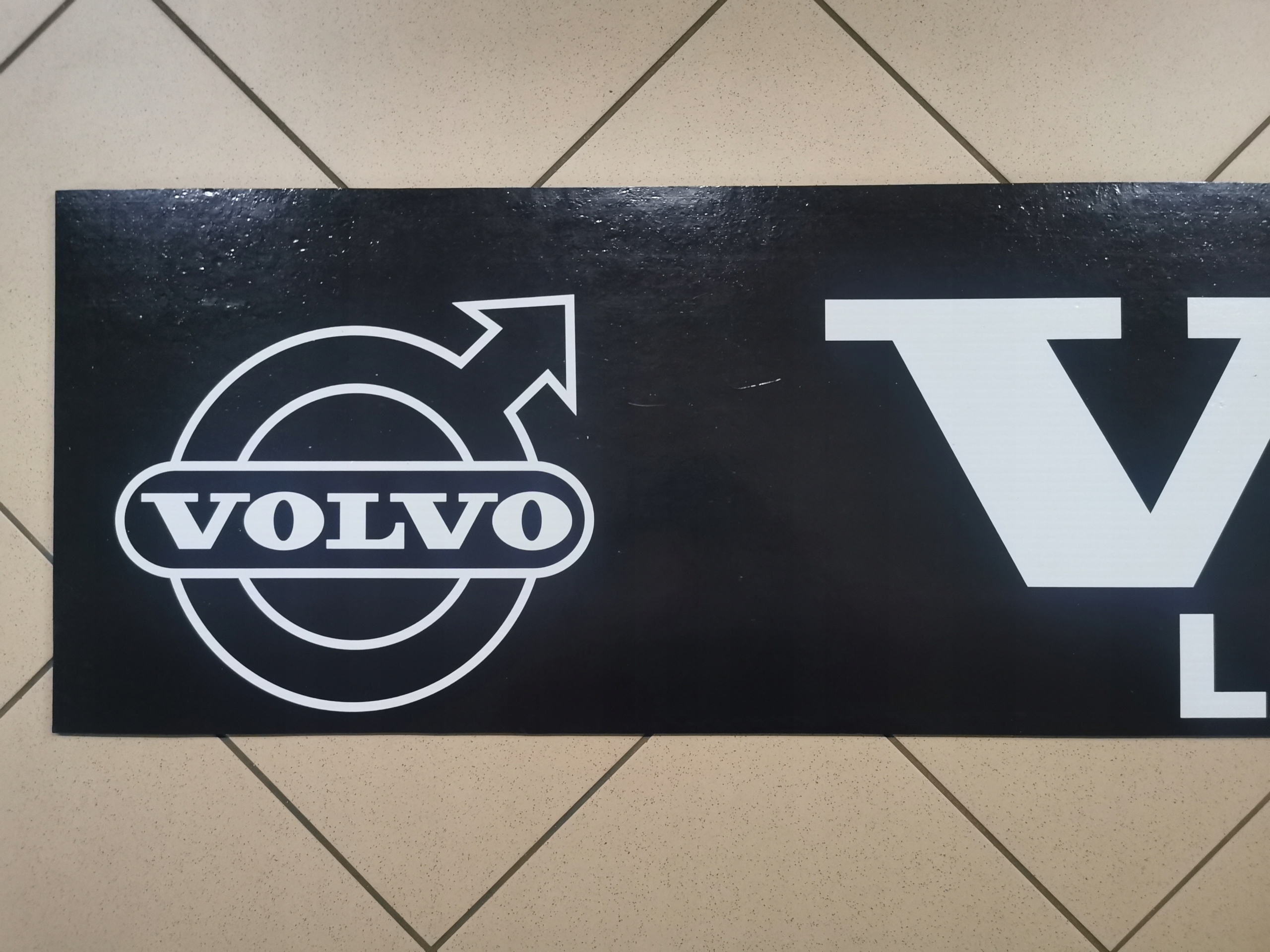 Chlapacz naczepy VOLVO czarny LASTBIL SVERIGE Producer GP