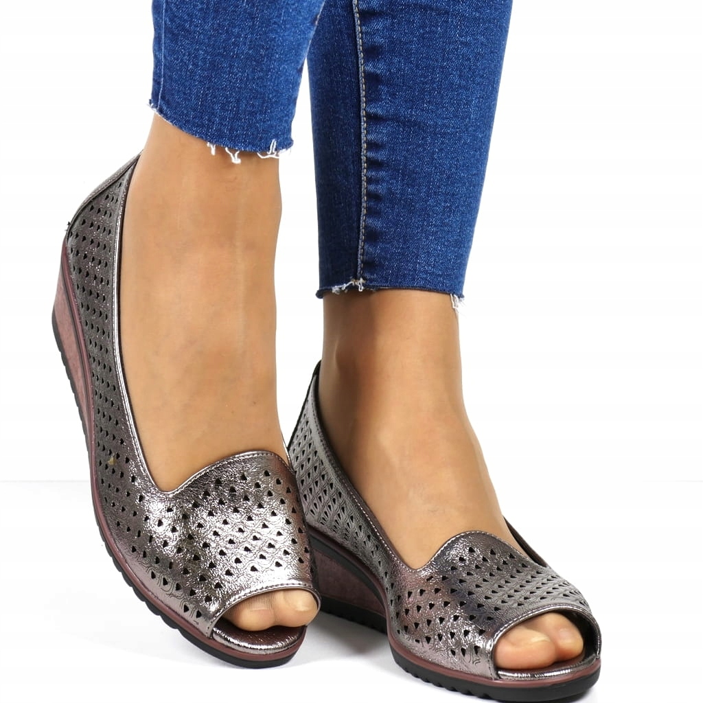 Dámské Polobotky Na Koturnu Potocki Jsou Velmi Černé