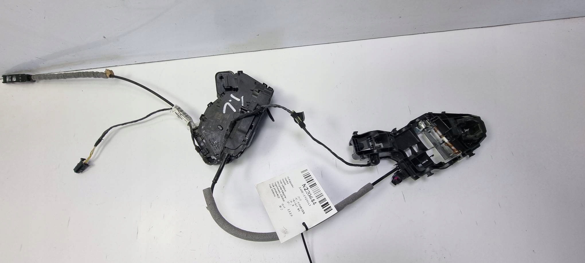 lock door LT 65TA839015D VOLKSWAGEN PASSAT B8