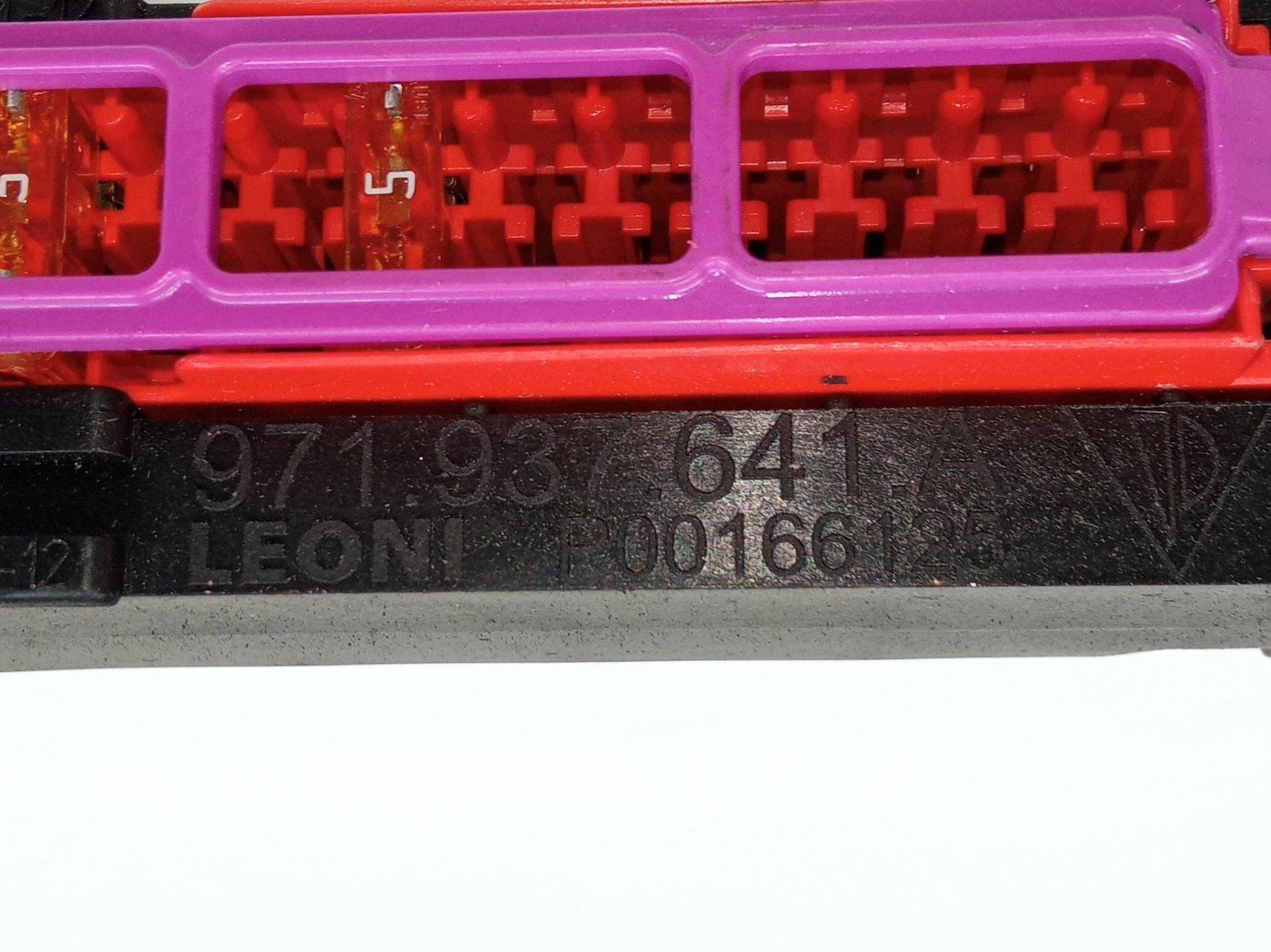 fuse box 971937641A 3.0 B 330KM Porsche Panamera II 971