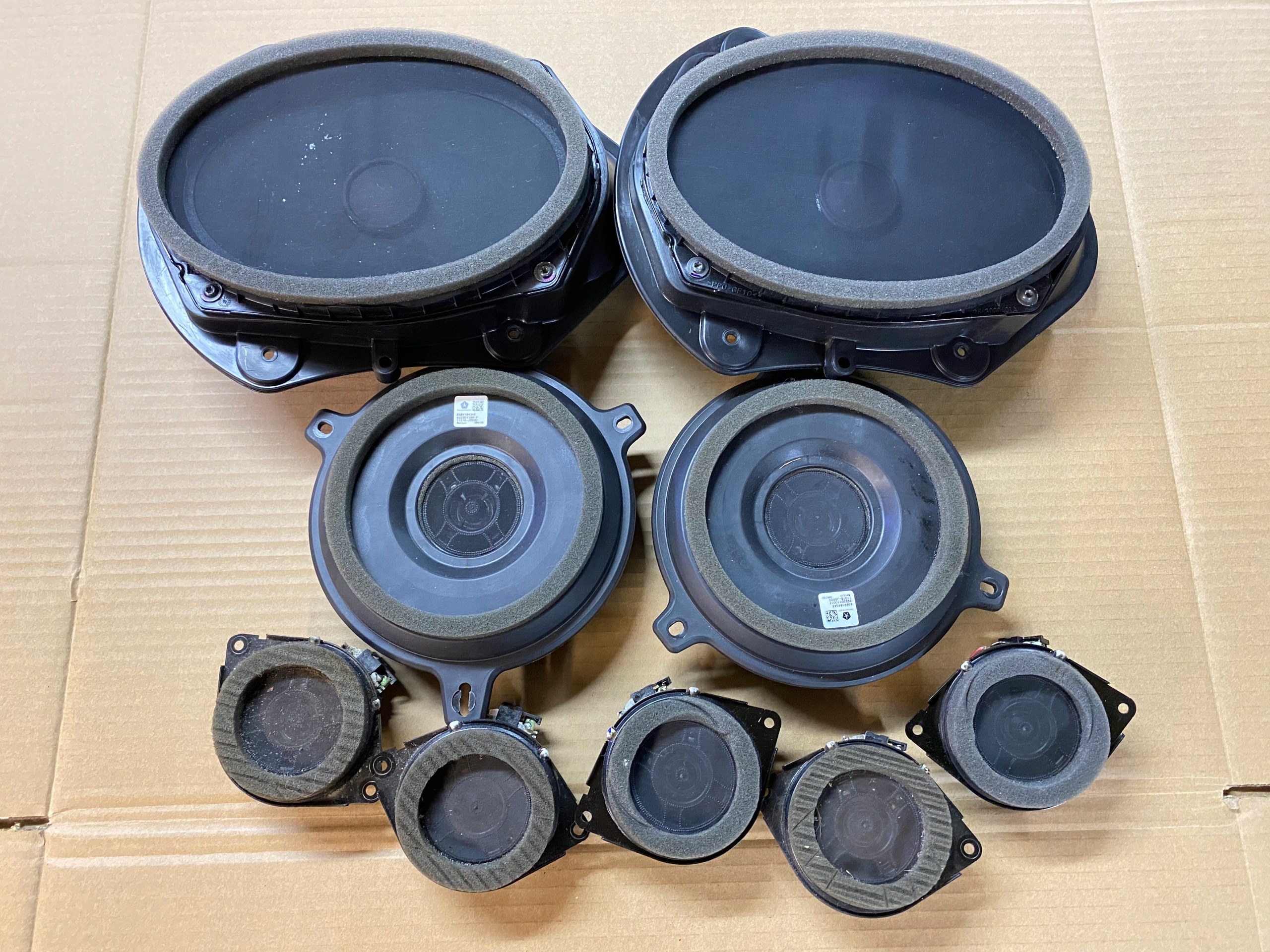 КОМПЛЕКТ ДИНАМИКОВ HARMANKARDON DODGE CHALLENGER SRT