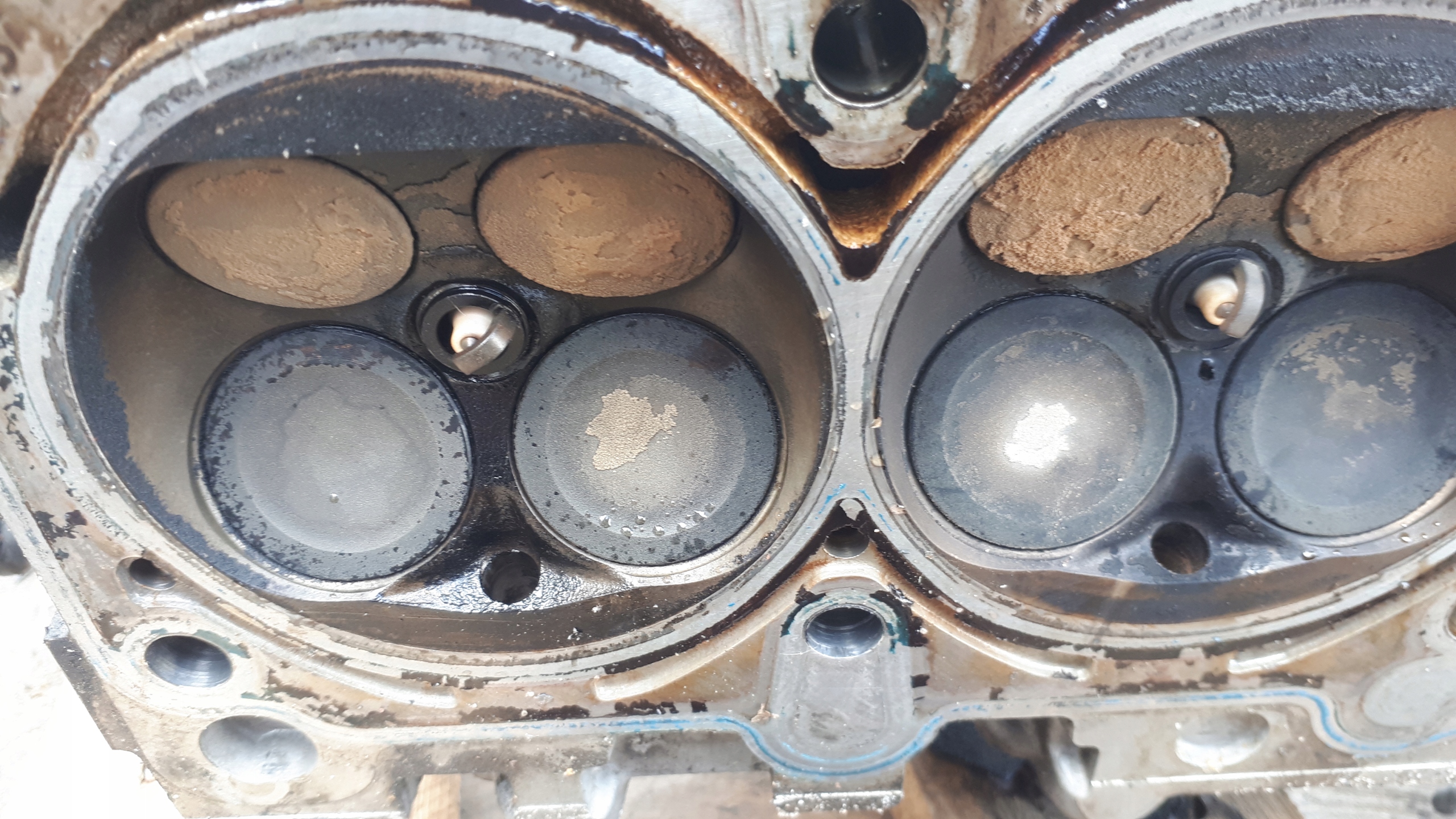 S4 B8 hlava vačky levá 3.0 TFSI S5 Q5 SQ5