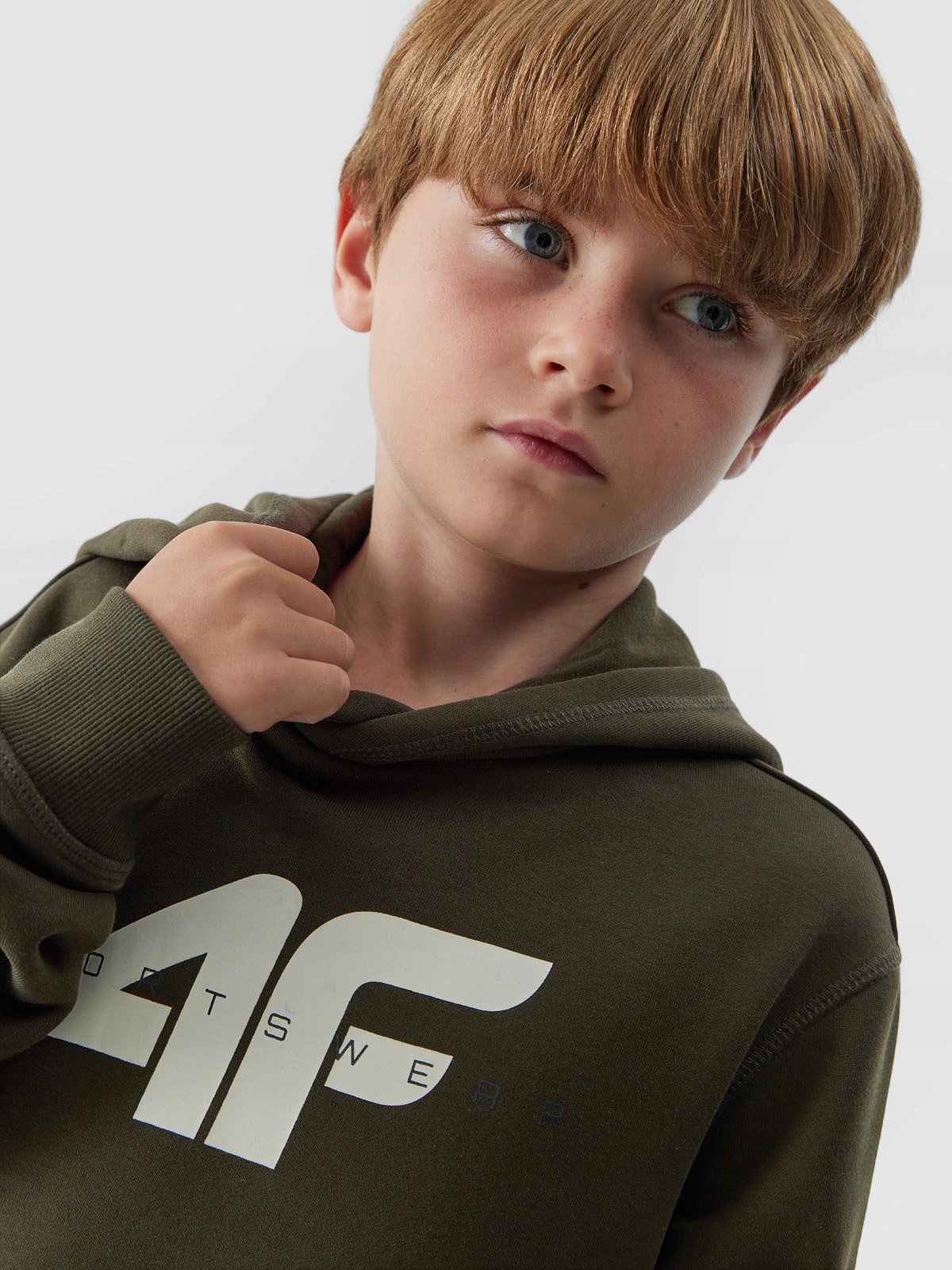 4F BLUZA CHŁOPIĘCA DRESOWA SPORTOWA Z KAPTUREM Kod producenta 4FJAW23TSWSM628