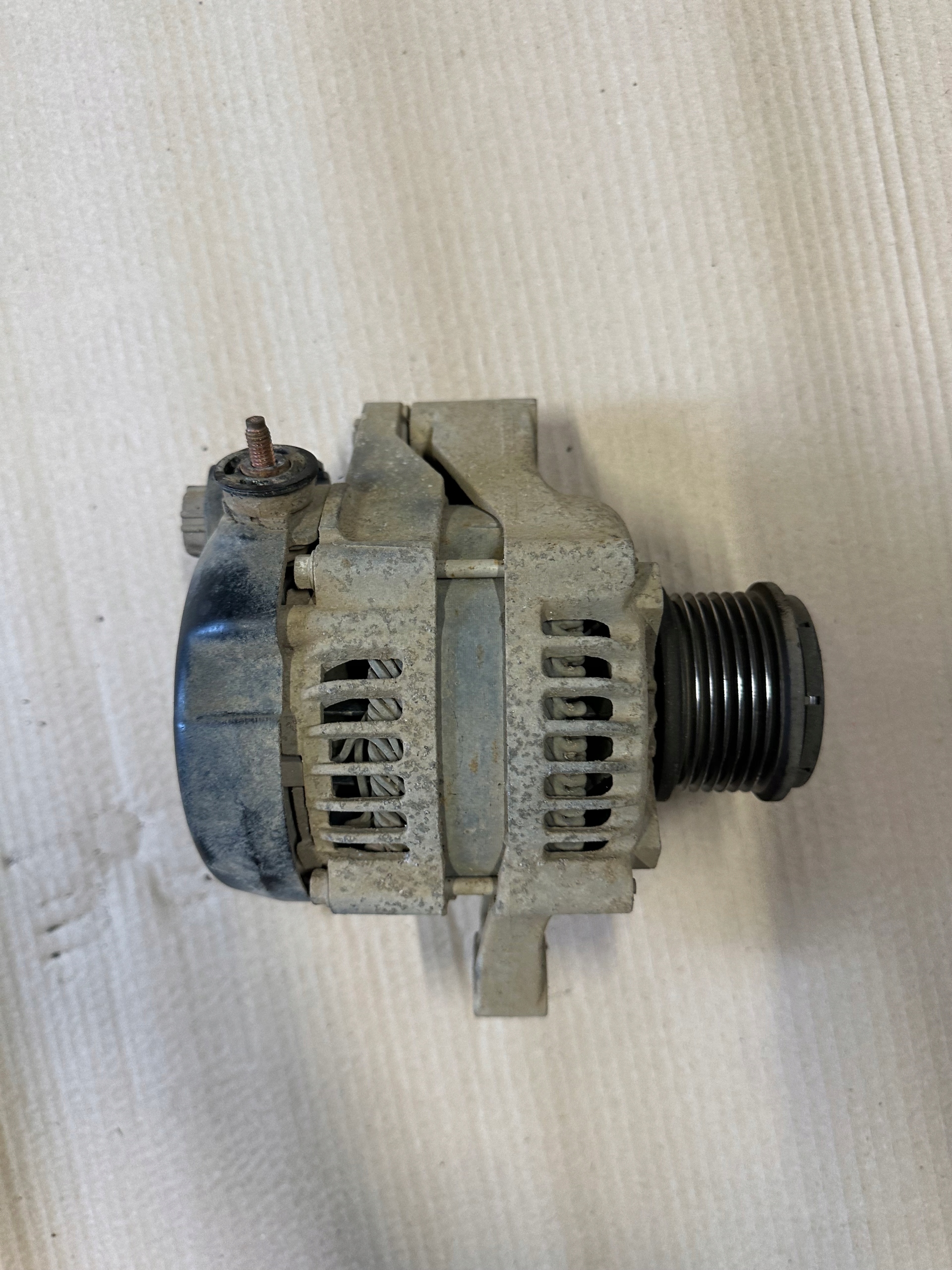 TOYOTA HILUX VII LAND CRUISER DYNA HIACE ALTERNATOR 2.5 3.0 D4D