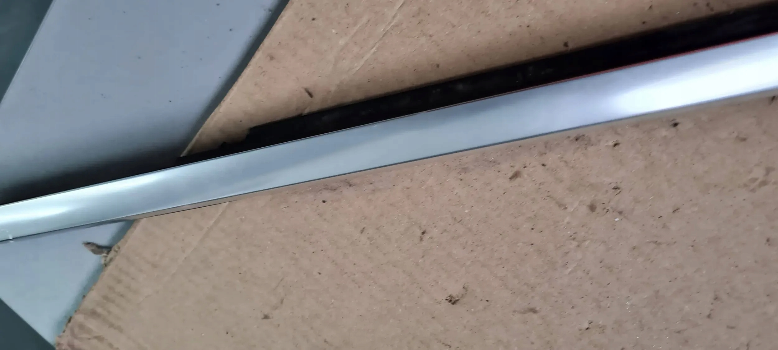 Q3 83A moulding dust door left left rear part CHROM 83A839475