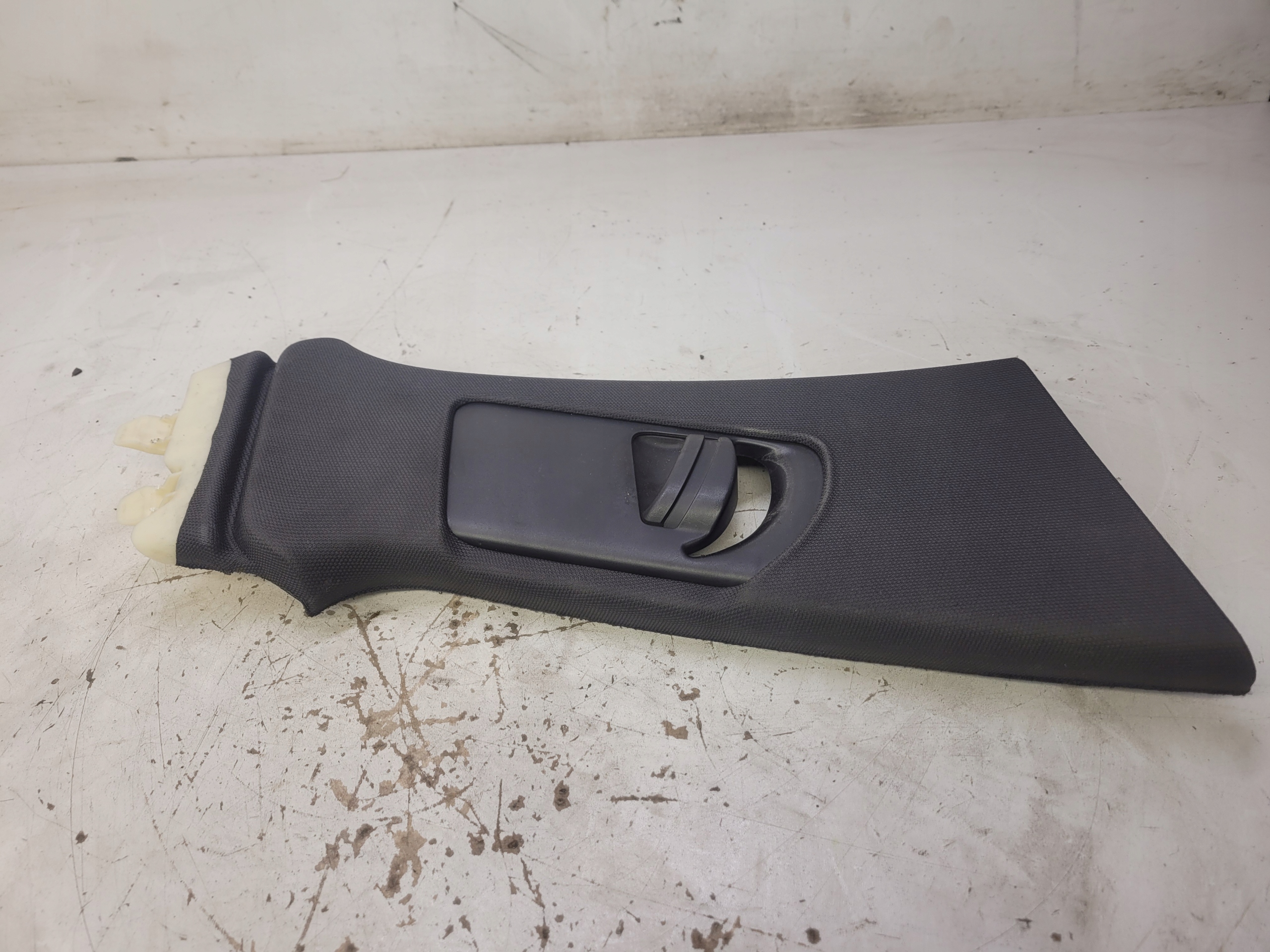 BLENDE ABDECKUNG SLUPKA B RECHTS AUDI A4 B8 8K0867282C V48