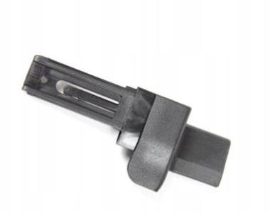 HACZYK ROLETY BAGAŻNIKA PRAWY VW PASSAT B8 VARIANT 2015r - 2024r ORYGINAŁ