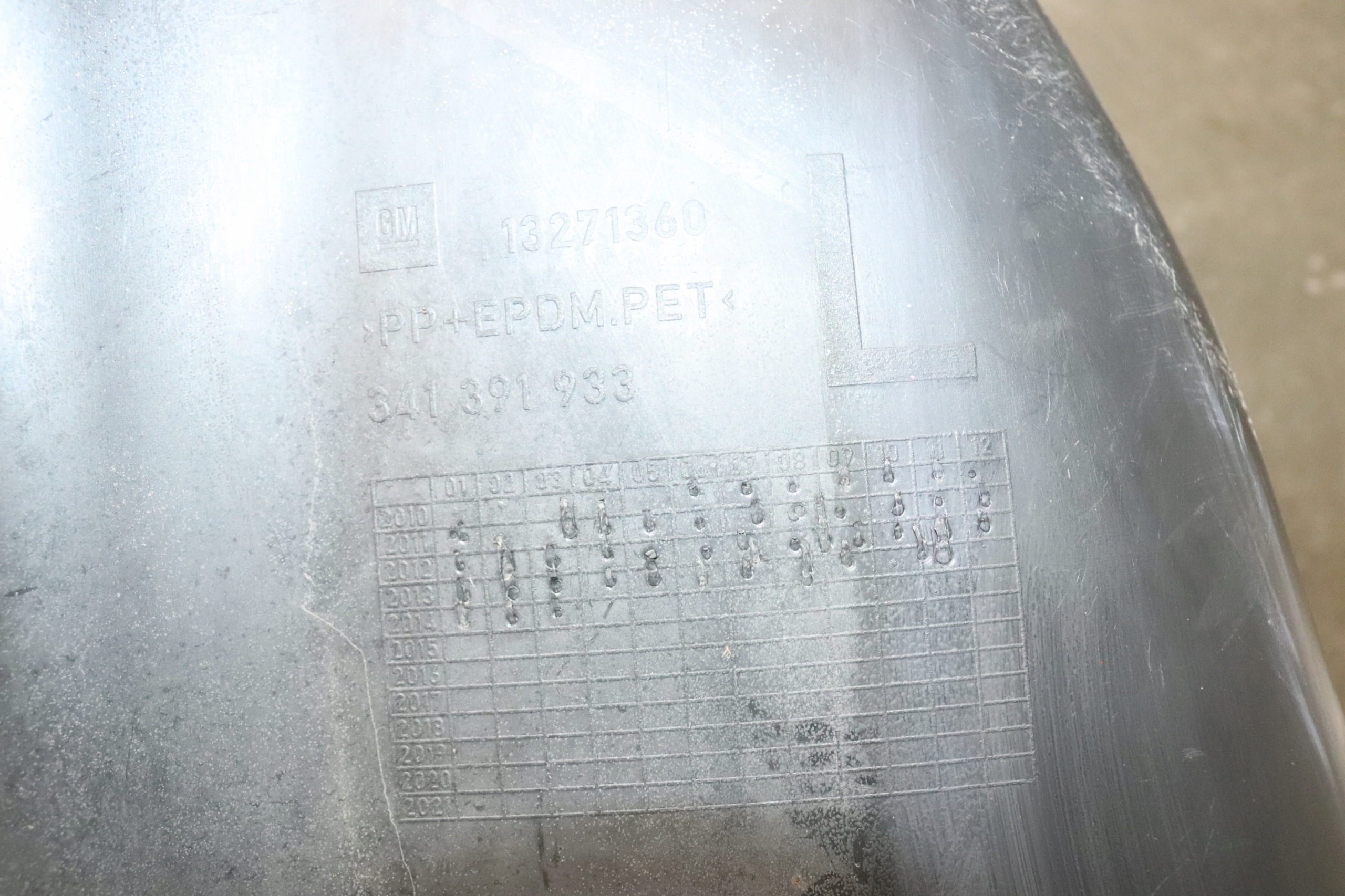 OPEL ASTRA J IV 4 KOMBI mudguard rear. left