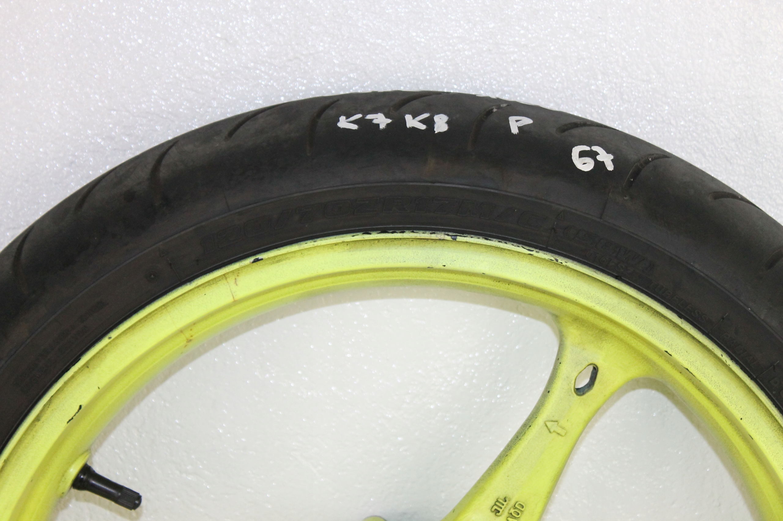 SUZUKI gsxr 1000 K7 K8 передний обод колеса