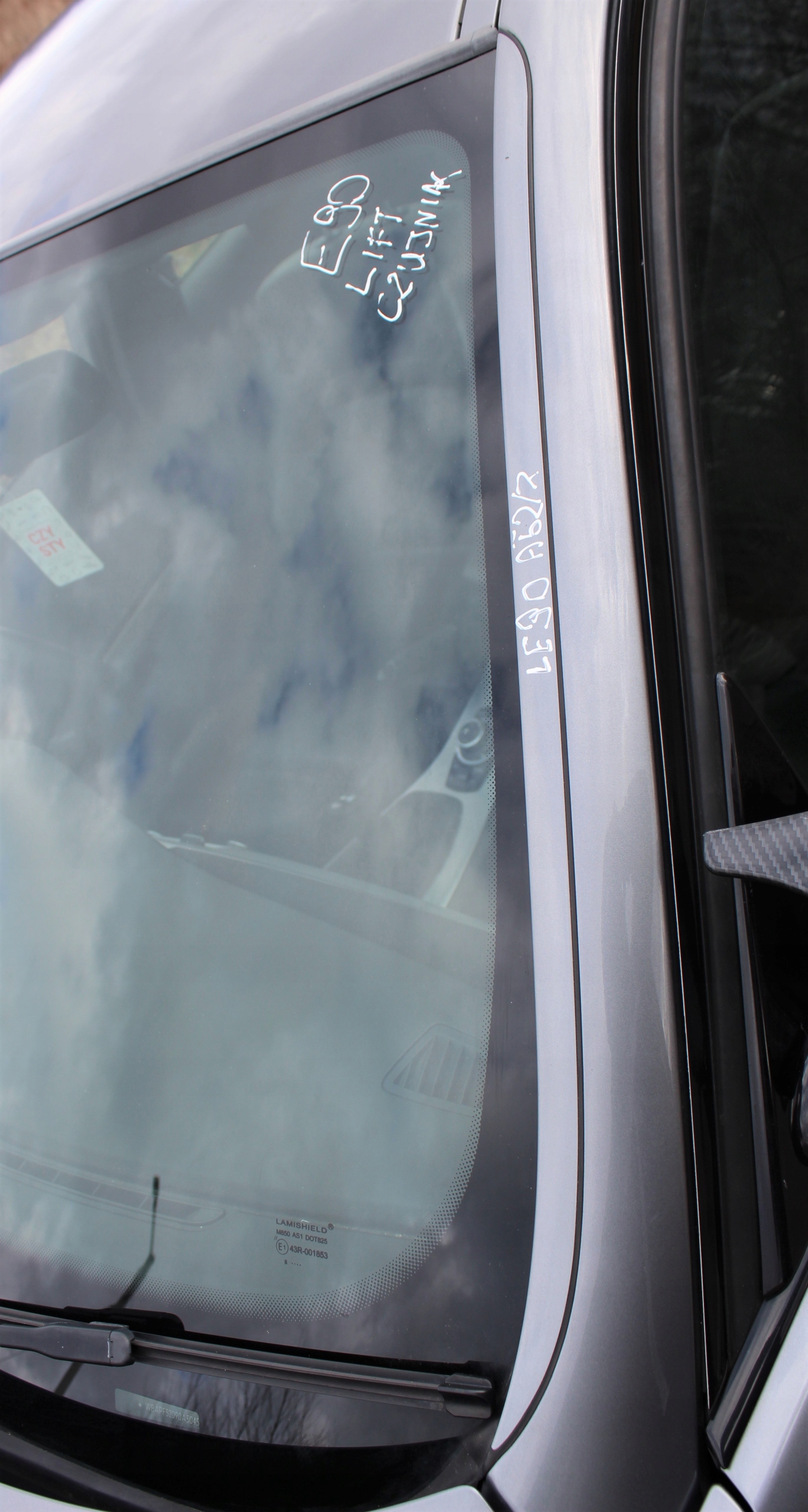 LISTWY SZYBY CZOŁOWEJ PRZEDNIEJ BMW E90 E91 A52