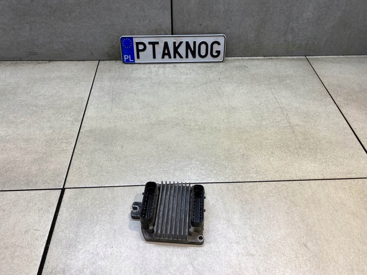 control unit of the engine OPEL ASTRA G 1.6 16V 09355929