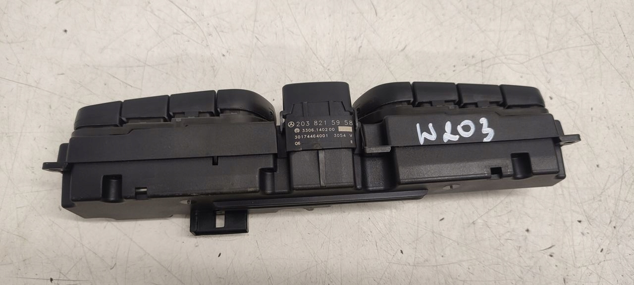 Panel Bouton Mercedes W203 1,8 Compresseur
