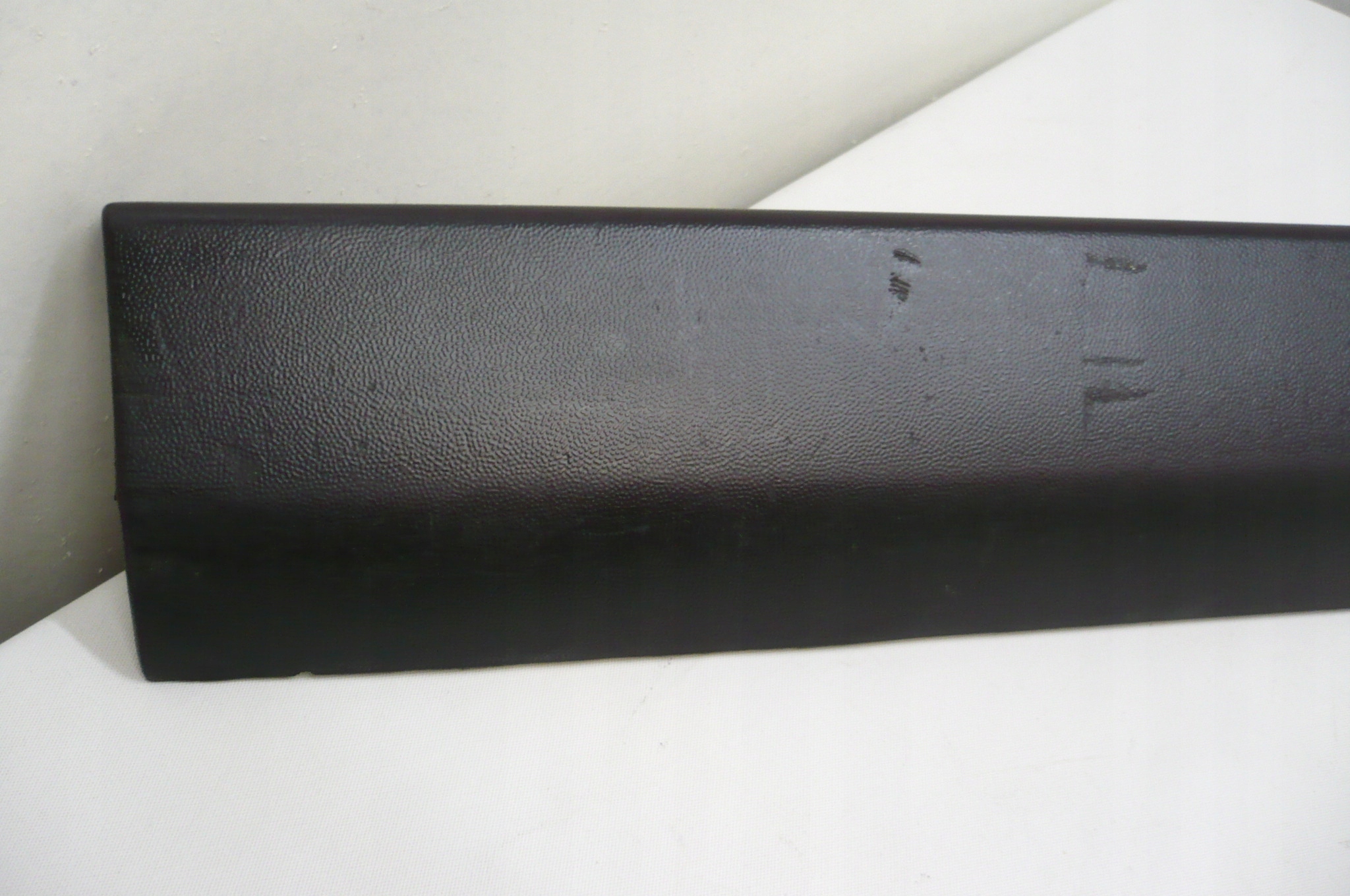 VW PASSAT B5 97- moulding door right front + rear part 2 szt. lower