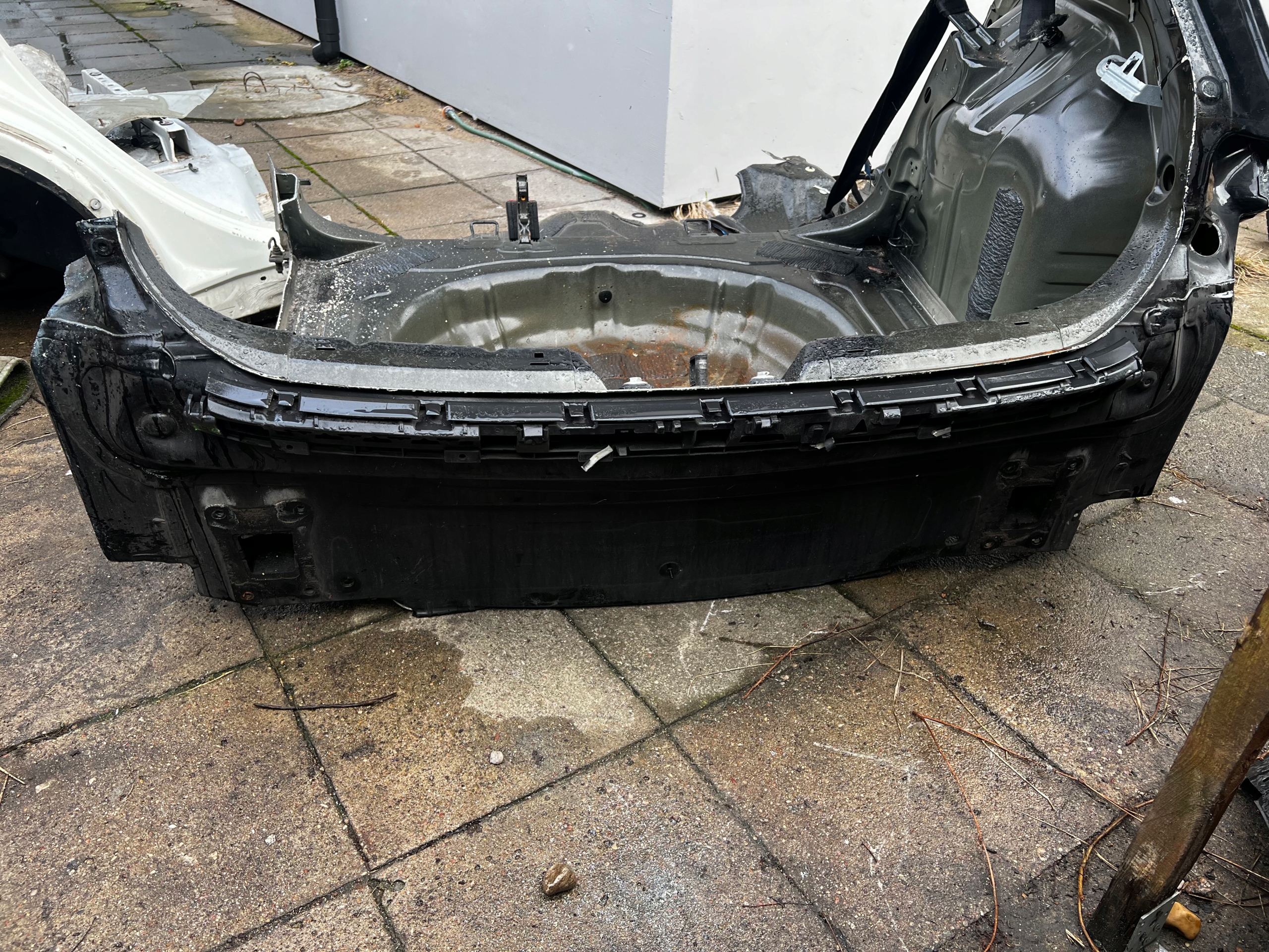 PAS TYŁ WANNA ŚCIANA SEAT LEON III HB 5 DRZWI