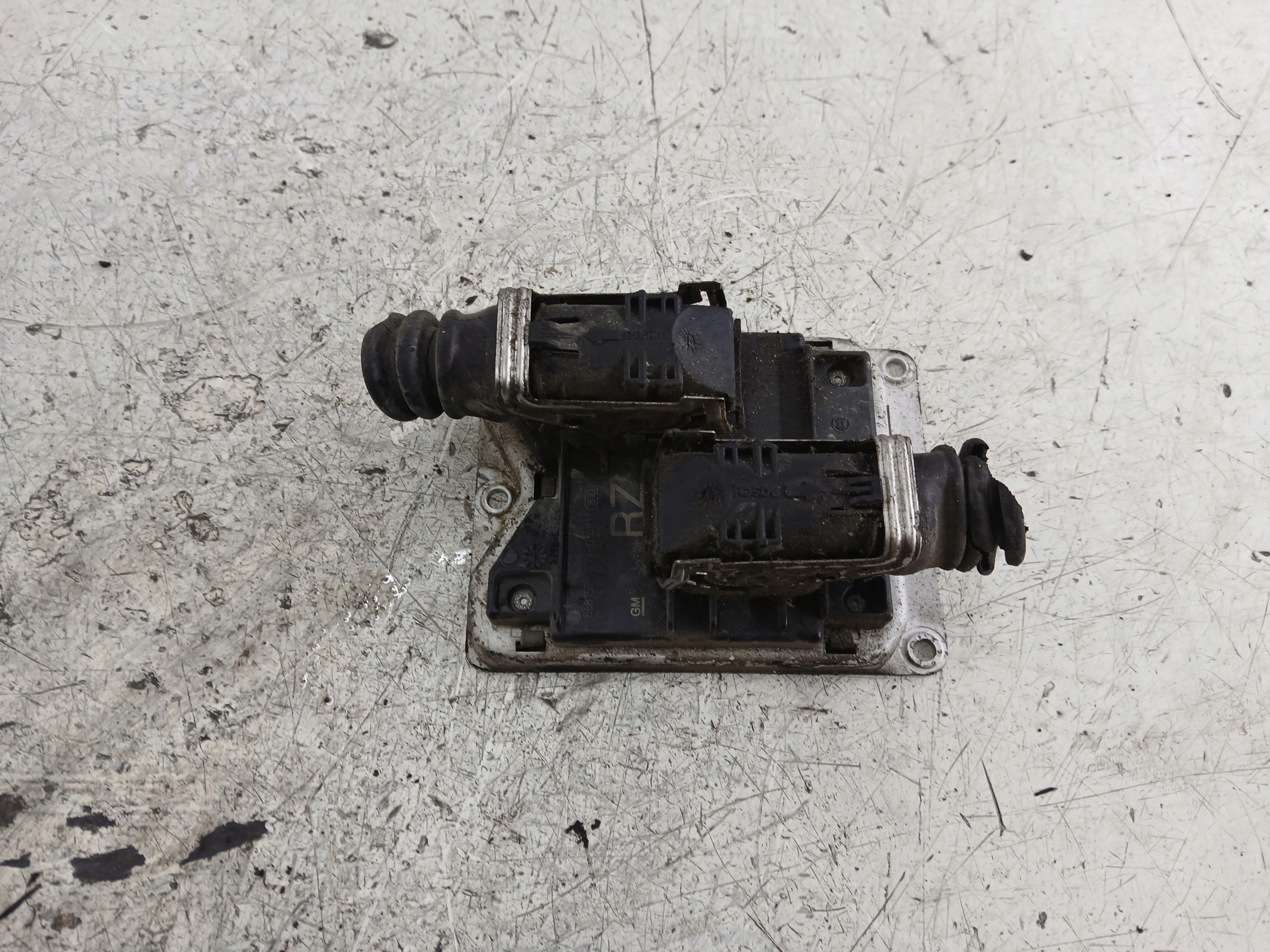 OPEL CORSA B 1.2 control unit of the engine 90532610