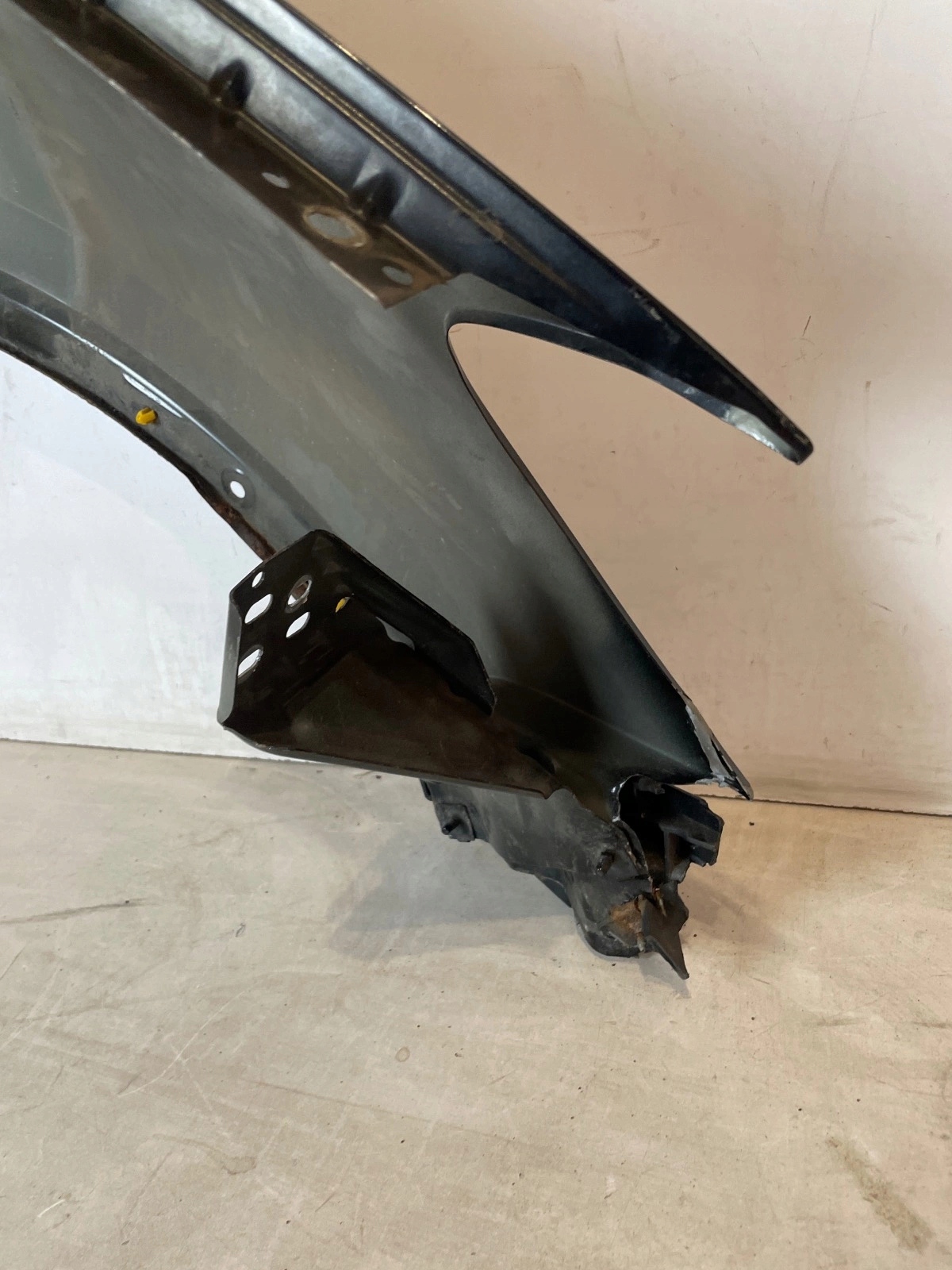 fender front front left Opel Mokka A black