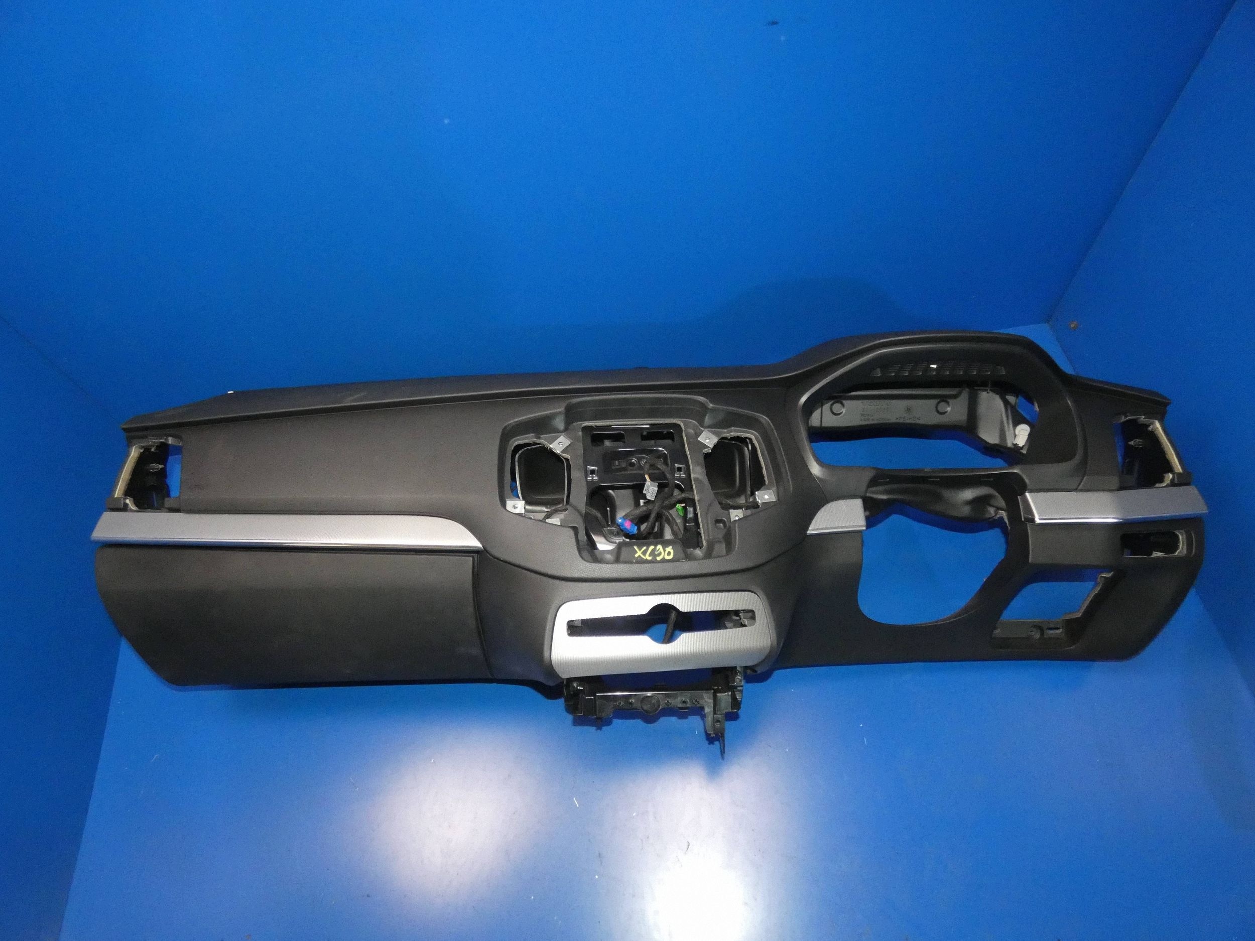 VOLVO XC90 II dashboard instrument panel console WERSJA ANGIELSKA