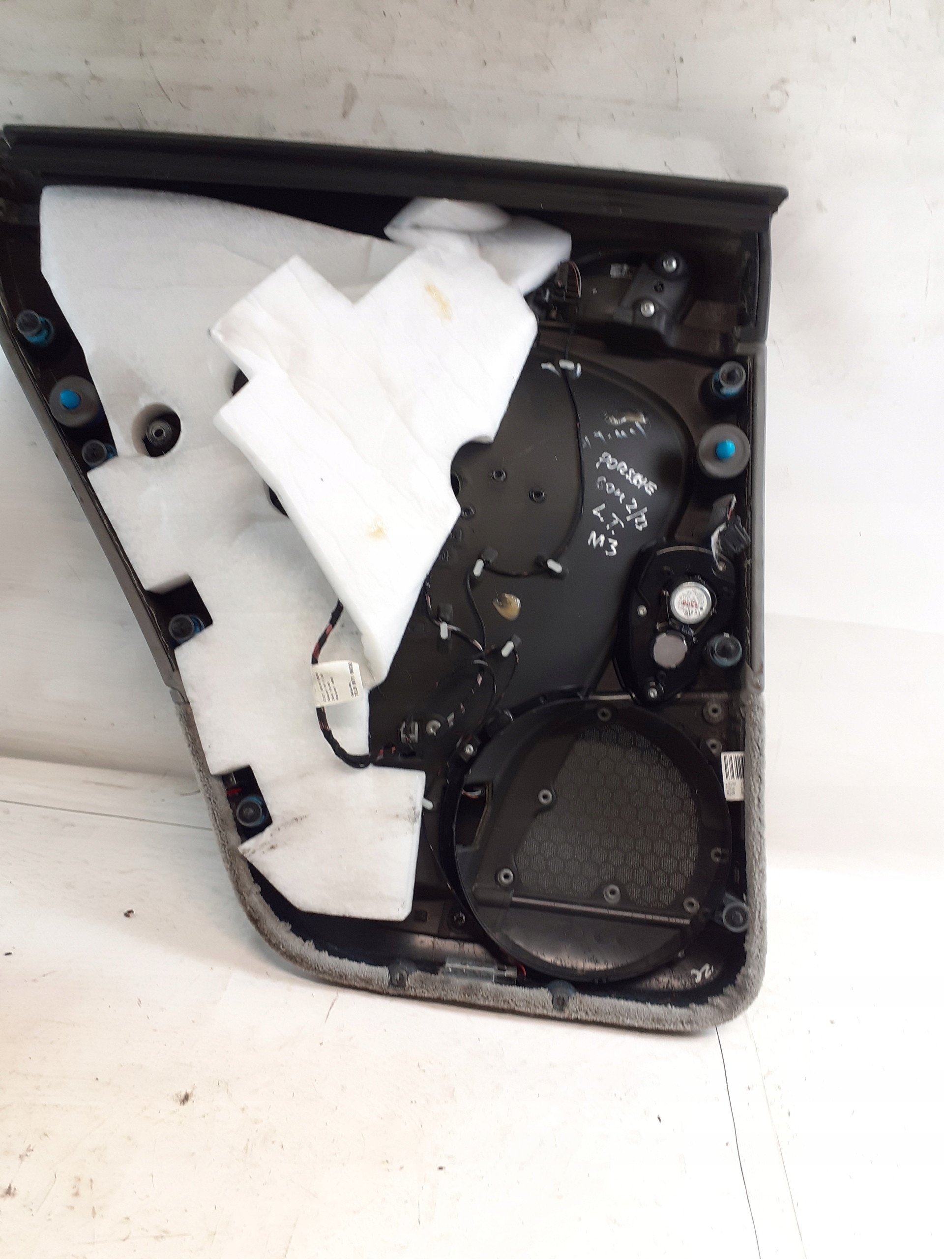 PORSCHE CAYENNE side upholstery door right rear part