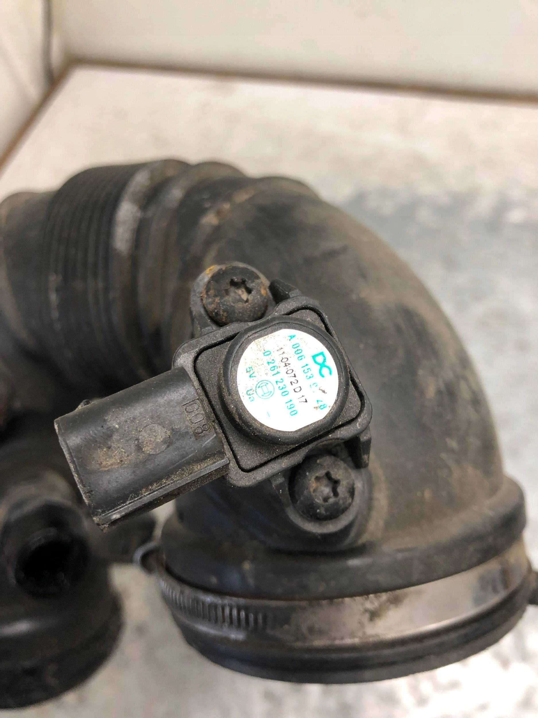 pipe air hose MERCEDES W212 A6510900337