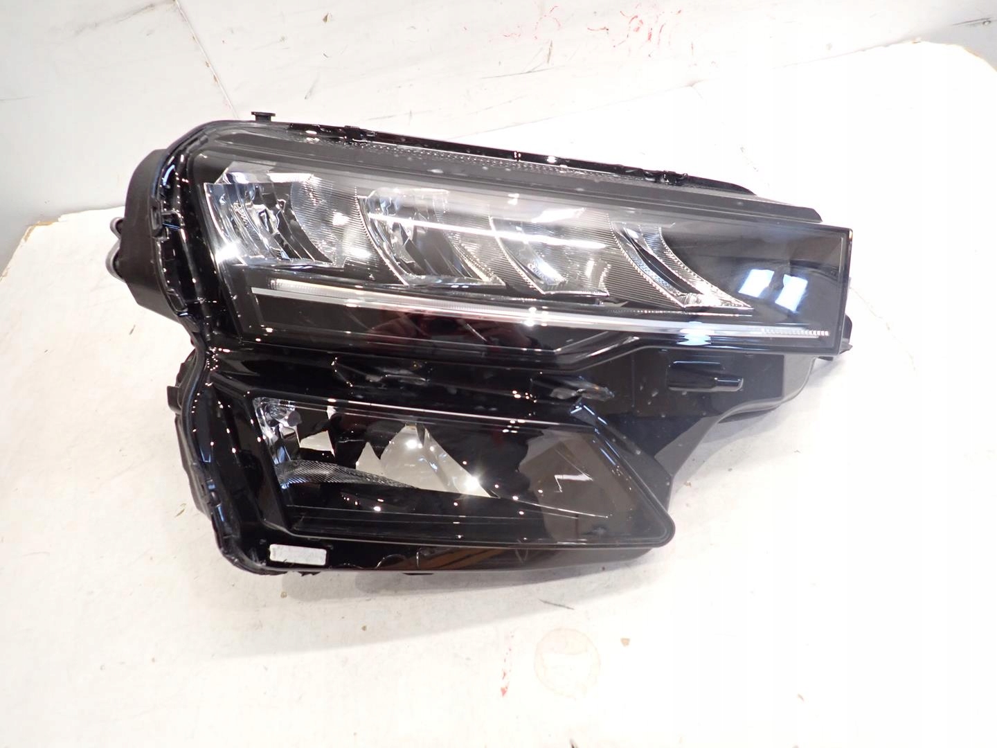light front front right SKODA KAROQ LIFT 2021- FULL LED 57B941010