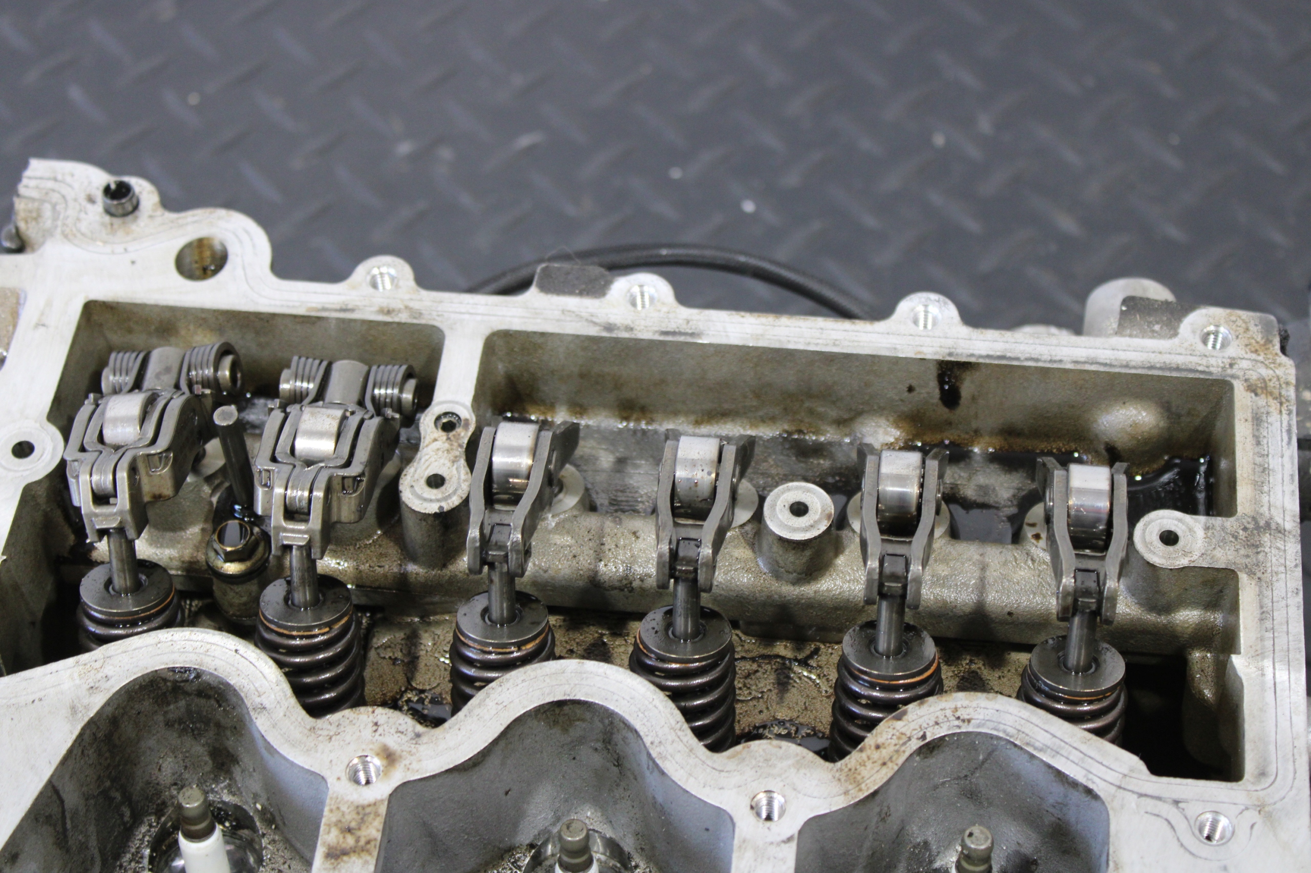 TESTATA Valvole Coperchio FORD FIESTA MK8 RFH6BG-6090-AC