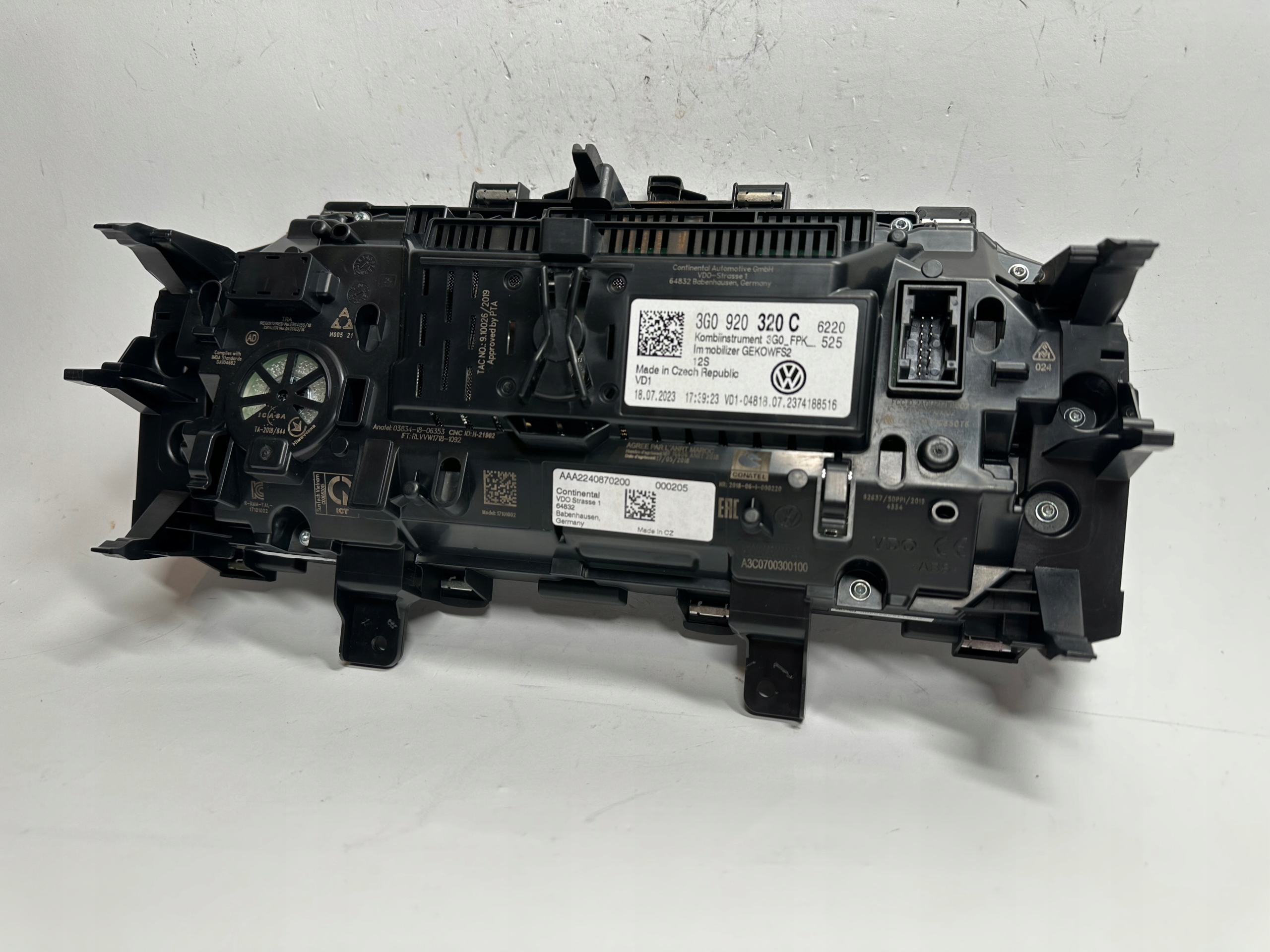 vw Tiguan II РЕСТАЙЛИНГ спидометр 3G0920320C 20 тыс. км.