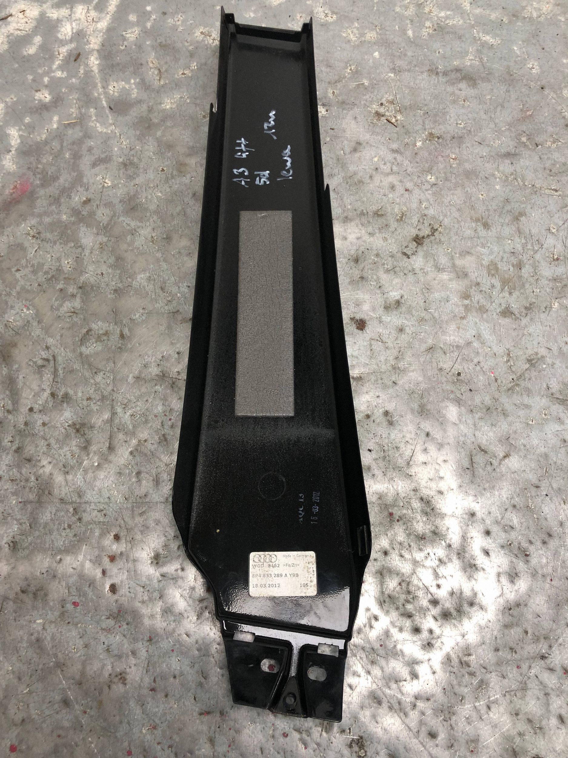 moulding pillar trim left AUDI A3 8P 5d LIFT 8P4853289A