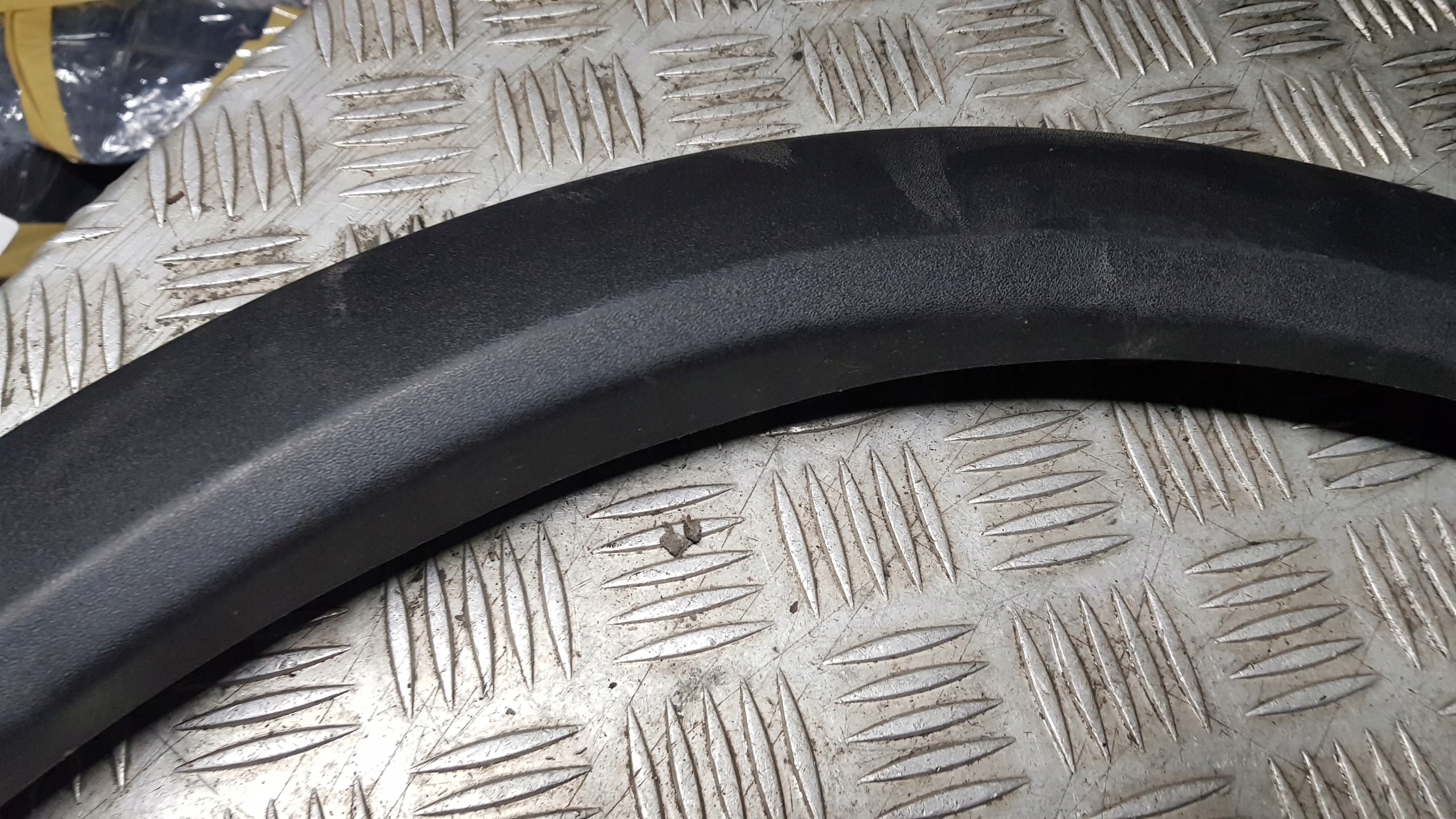 VOLVO XC60 II moulding fender left front