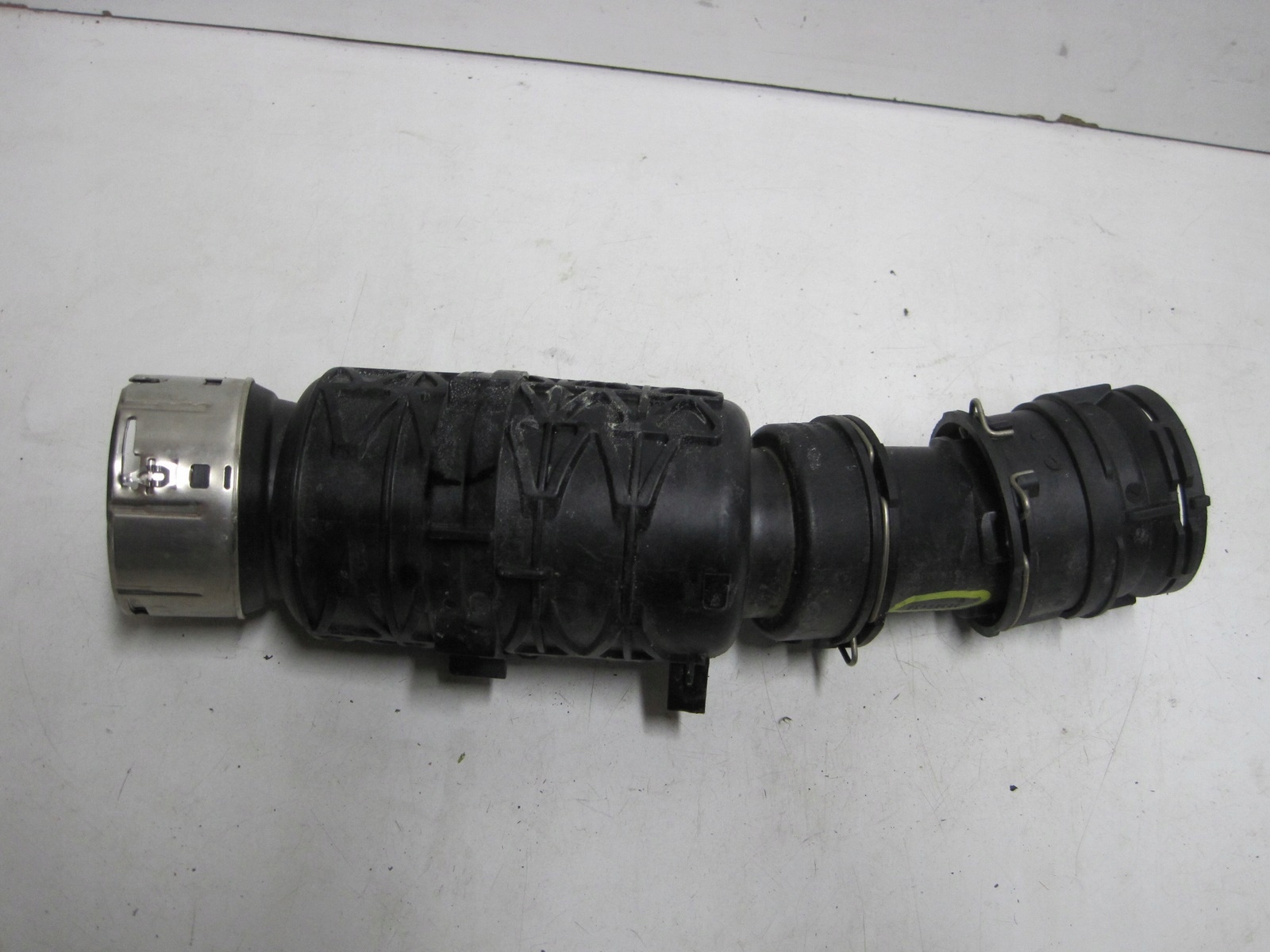 pipe hose VOLVO 32325435
