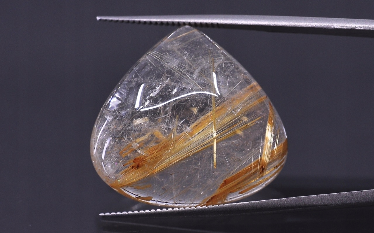 Křemen s rutilem kabošon slza 22x21 mm